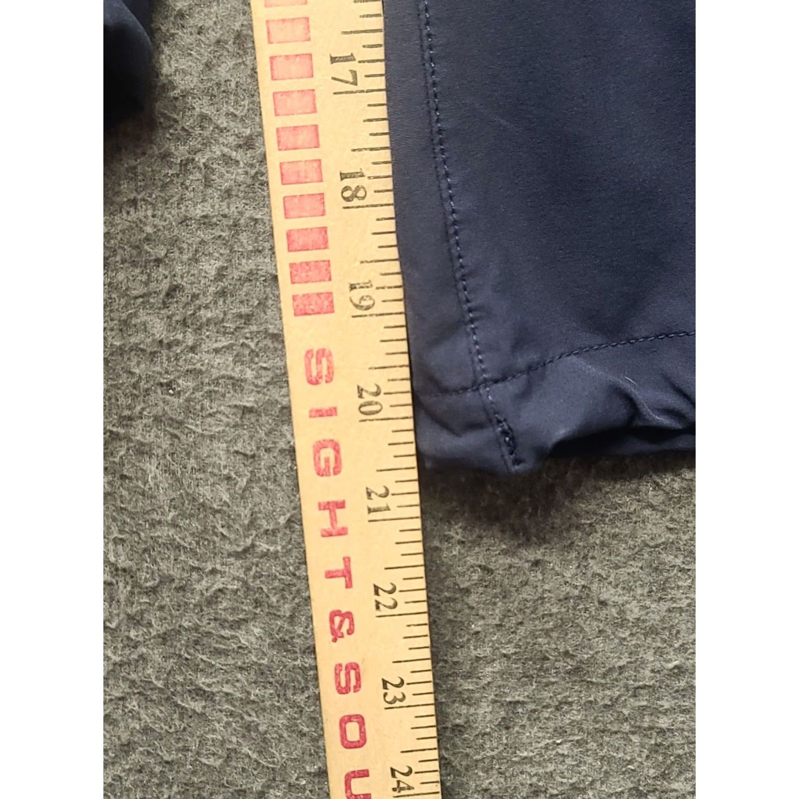 Eddie Bauer Eddie Bauer Travex Capris Womens 14 Regular Capri Casual Travel Workwear Blue Polyester Spandex Moisture Wicking Pockets Quad Zip Front Button Logo Size ONE SIZE - 5 Thumbnail