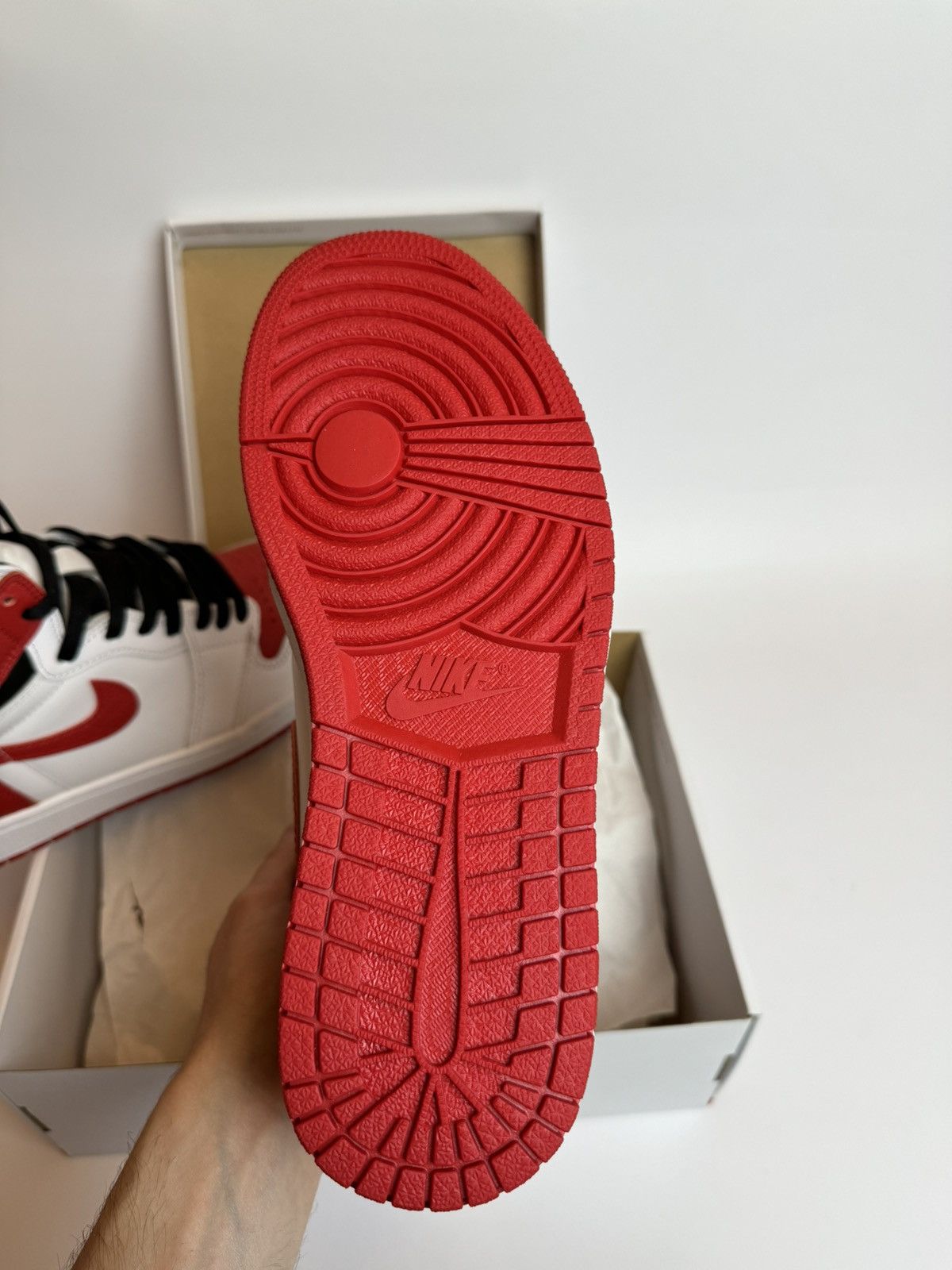 Jordan Brand × Nike New Original Nike Air Jordan 1 Retro High Og(555088 161) Size US 9 / EU 42 - 5 Thumbnail