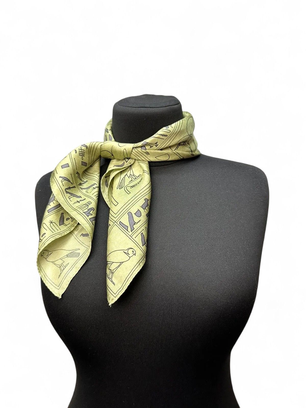 Other Egyptian Print Silk Scarf The Met Vintage Museum Collectible Size ONE SIZE - 8 Thumbnail