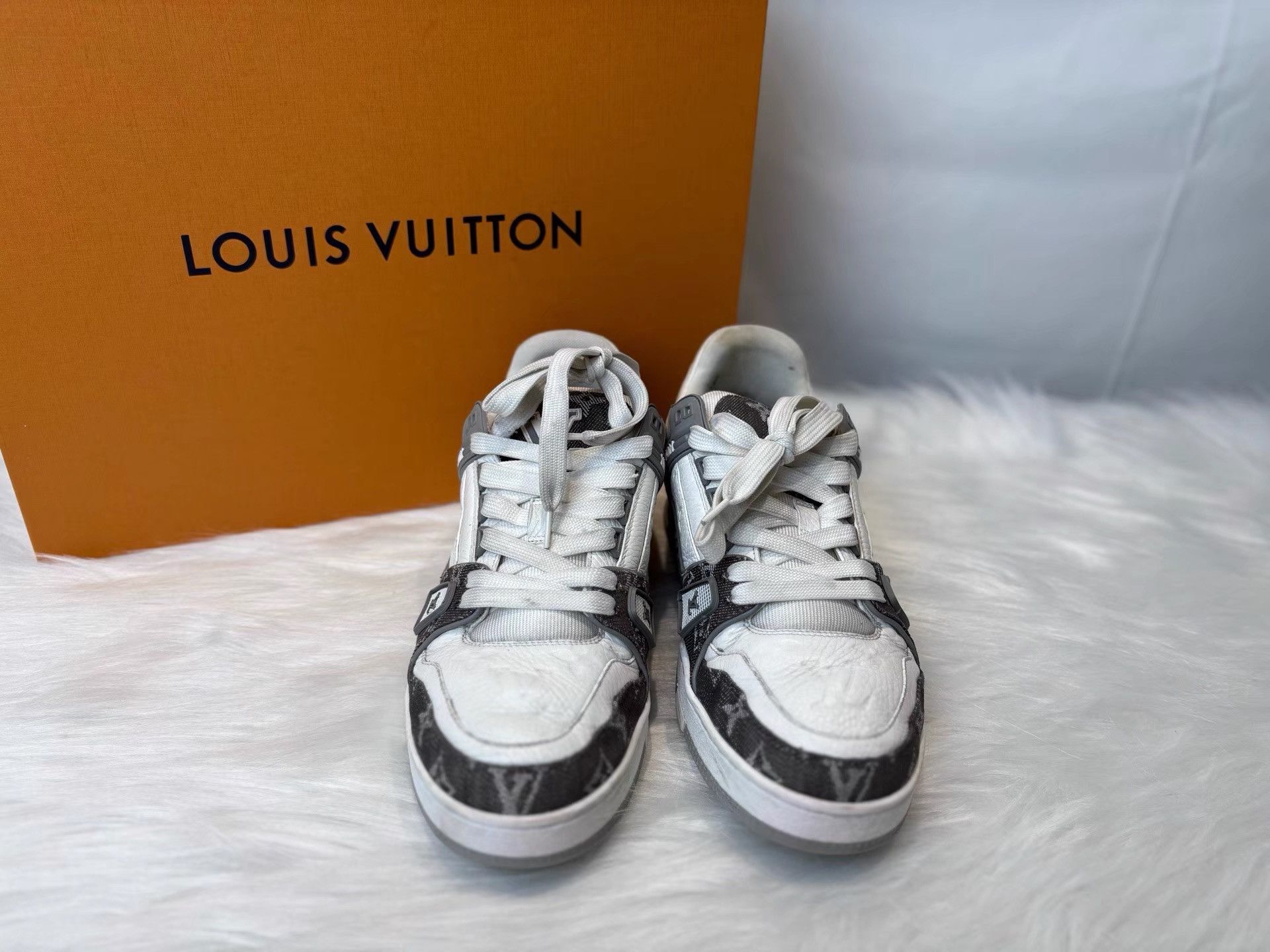 Louis Vuitton Louis Vuitton Grey & White Denim Trainer Sneakers K36 Size US 7 / EU 40 - 2 Thumbnail