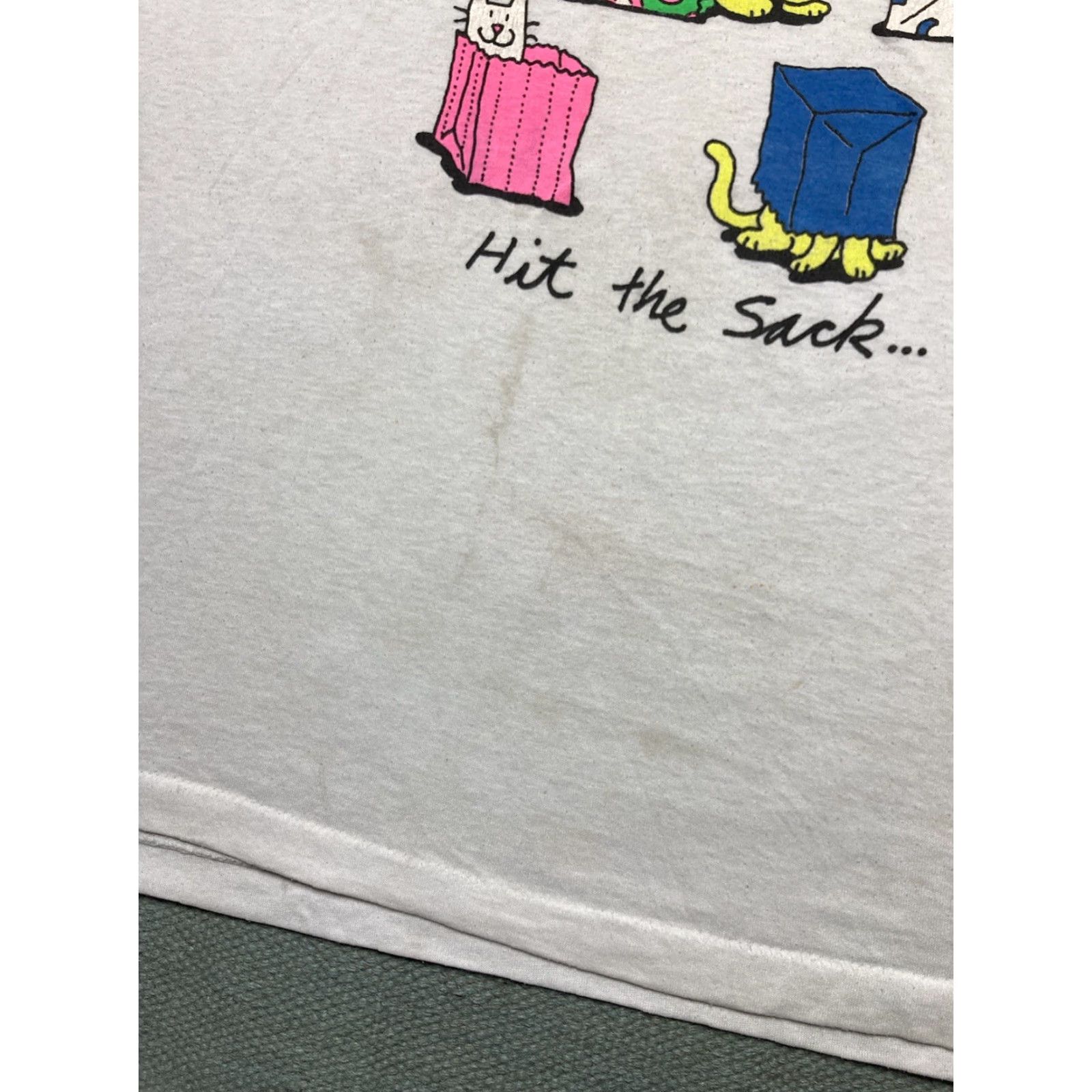 Vintage VINTAGE 90s graphic t shirt oversized sleep neon cats animal tee cute soft OSFA shirt Womens One Size White 90s Oversized Cats Size ONE SIZE - 3 Thumbnail