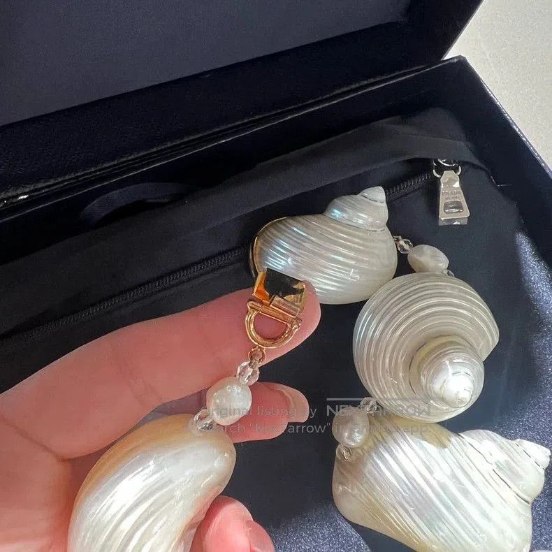 Prada Prada Shell Beaded Necklace. Size ONE SIZE - 4 Thumbnail