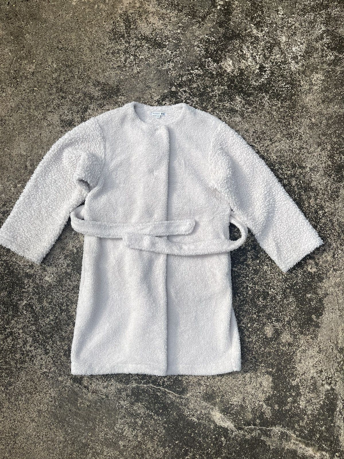 JW Anderson × Uniqlo JW Anderson x Uniqlo White Fleece Belted Coat M Size US M / EU 48-50 / 2 - 1 Thumbnail
