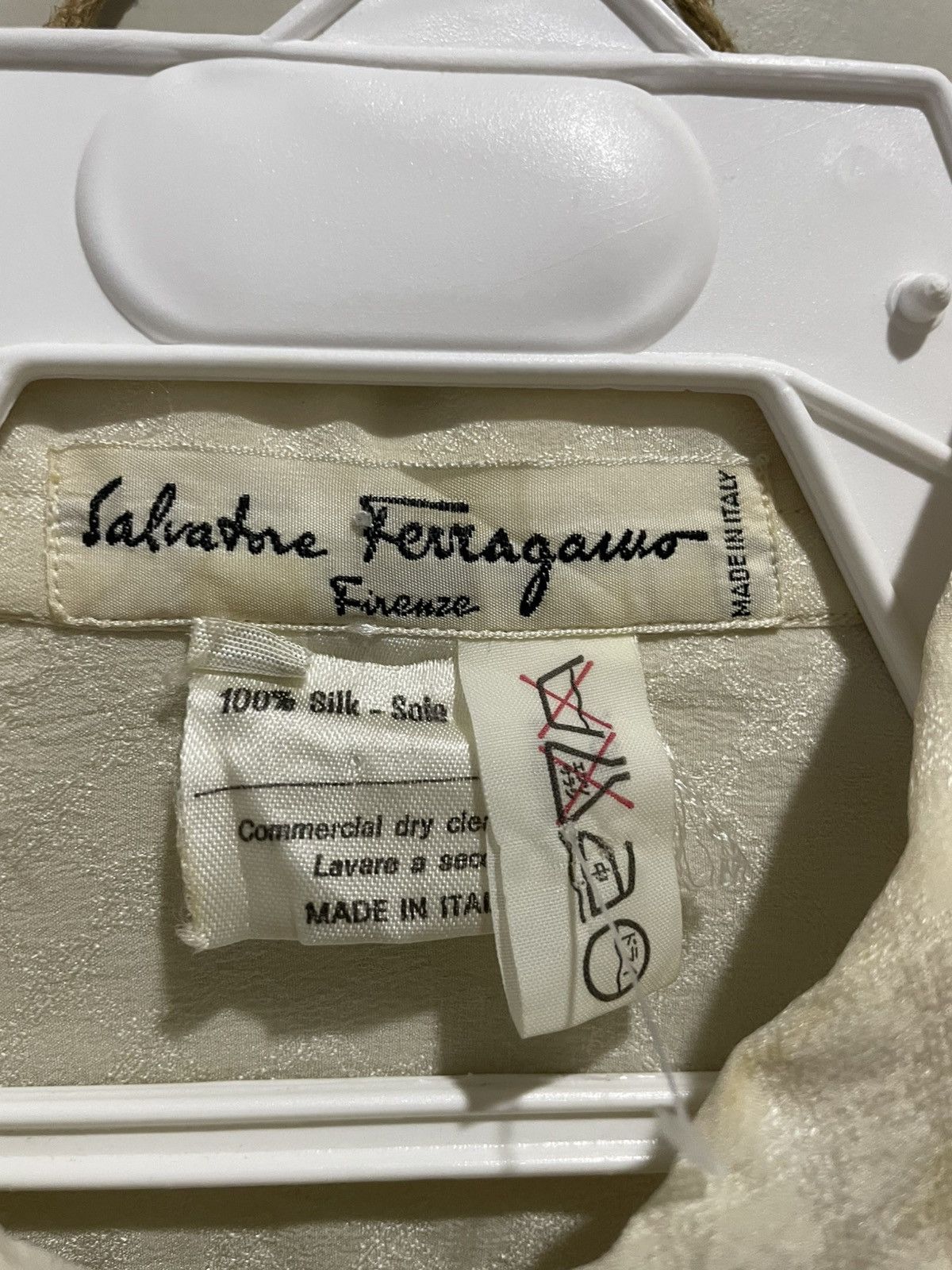 Salvatore Ferragamo VTG Salvatore Ferragamo Firenze 100% Silk Shirts Size M / US 6-8 / IT 42-44 - 15 Thumbnail