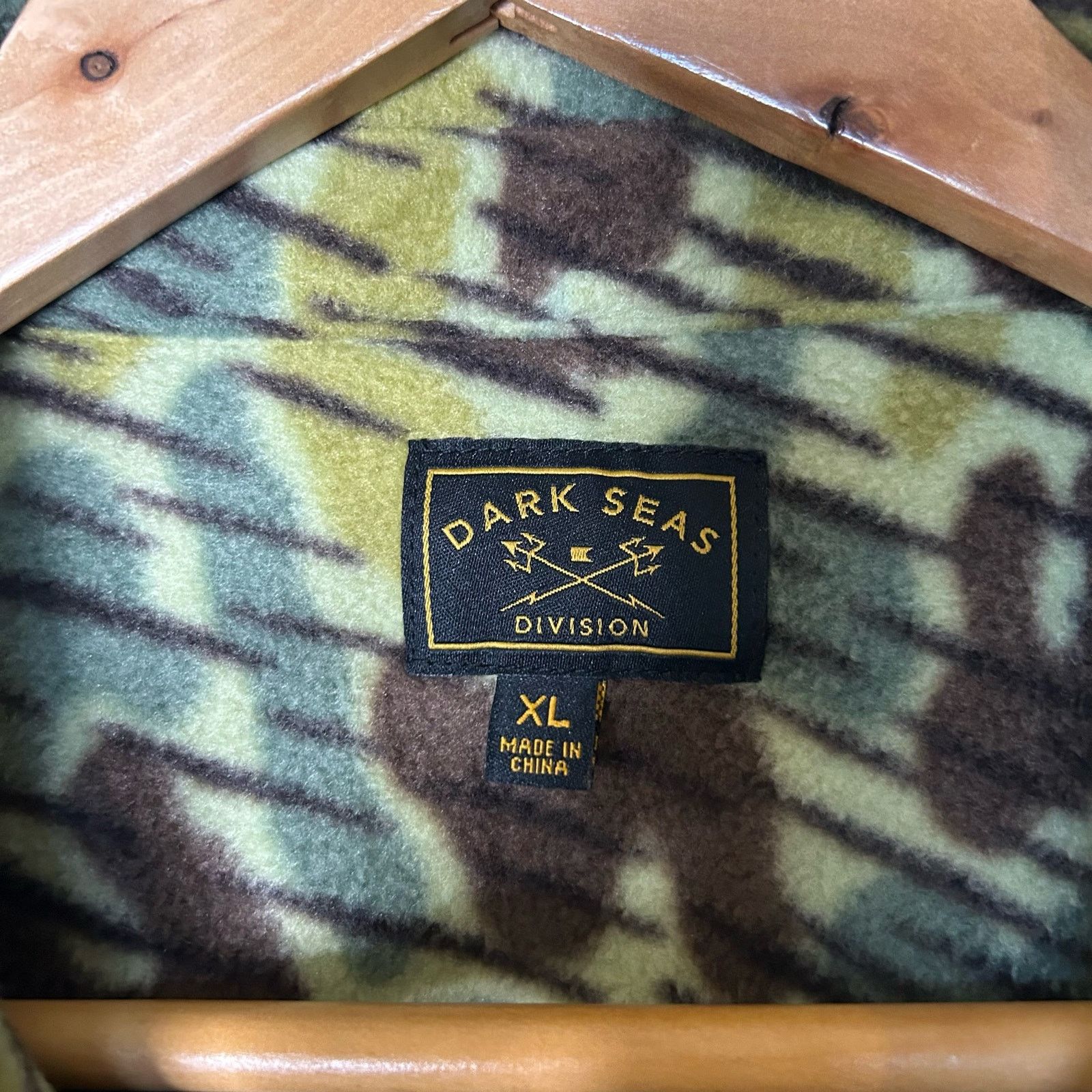 Urban Outfitters Dark Seas Mens Shirt Zulu Fleece Camo Outdoor Size XL Size US XL / EU 56 / 4 - 5 Thumbnail