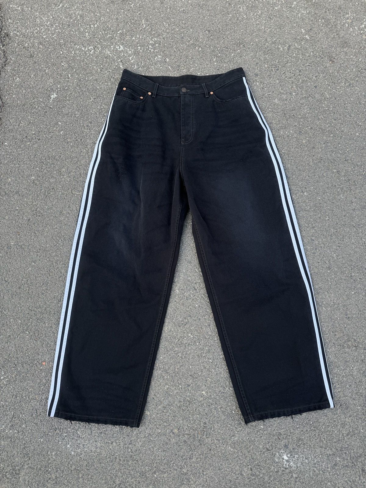 Balenciaga Balenciaga x Adidas Oversized Black Denim Sz. XL Size US 36 / EU 52 - 1 Thumbnail