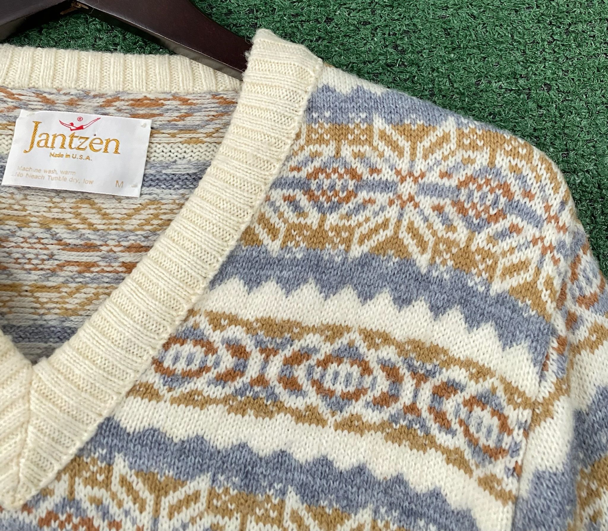 Jantzen 80’s Jantzen Fair Isle Wool Blend V-Neck Sweater Medium Size US M / EU 48-50 / 2 - 3 Thumbnail