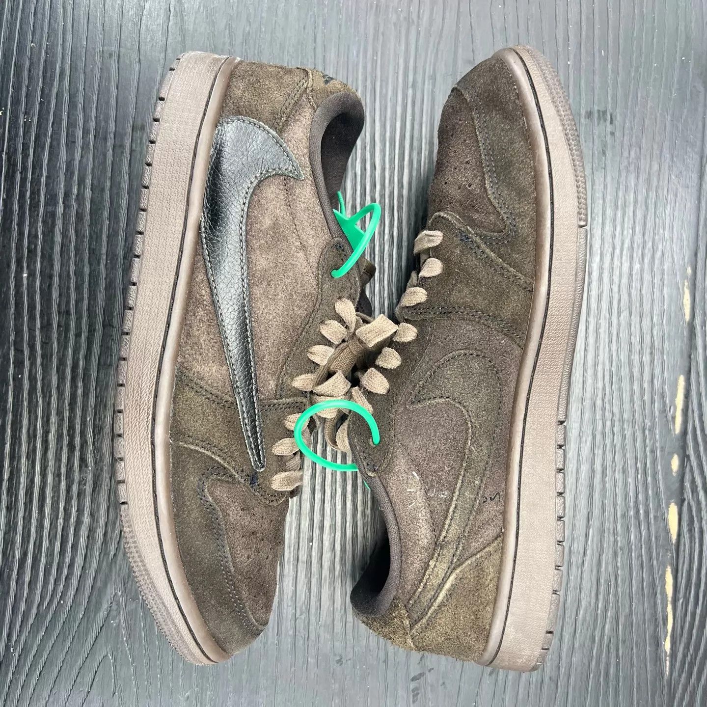 Nike Air Jordan 1 Low TS Velvet Travis Scott 9.0 43 Size US 10 / EU 43 - 3 Thumbnail