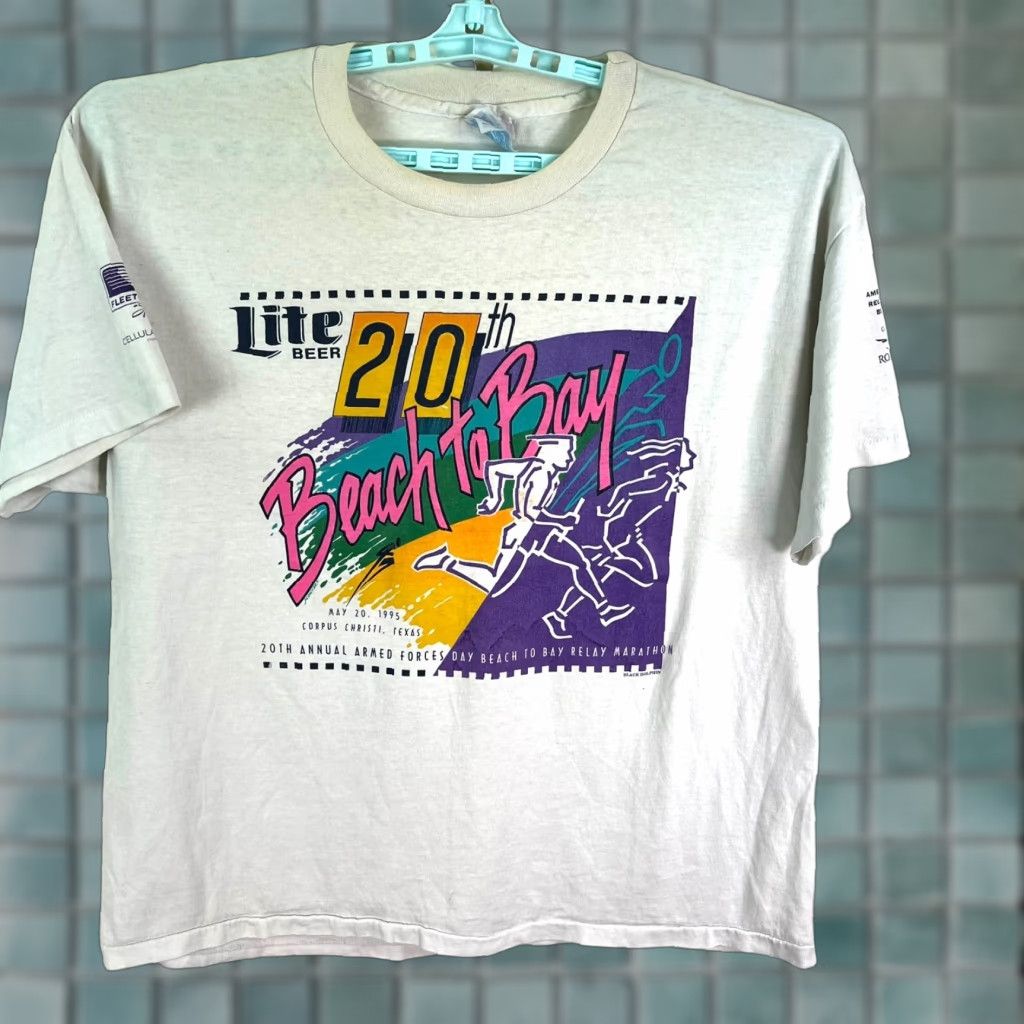 Hanes VINTAGE Hanes T-Shirt Marathon White XL Adult Crew Neck Short Sleeve Graphic Print Logo 1990s 95' Armed Forces Beach to Bat TX Men Men Size US XL / EU 56 / 4 - 1 Thumbnail