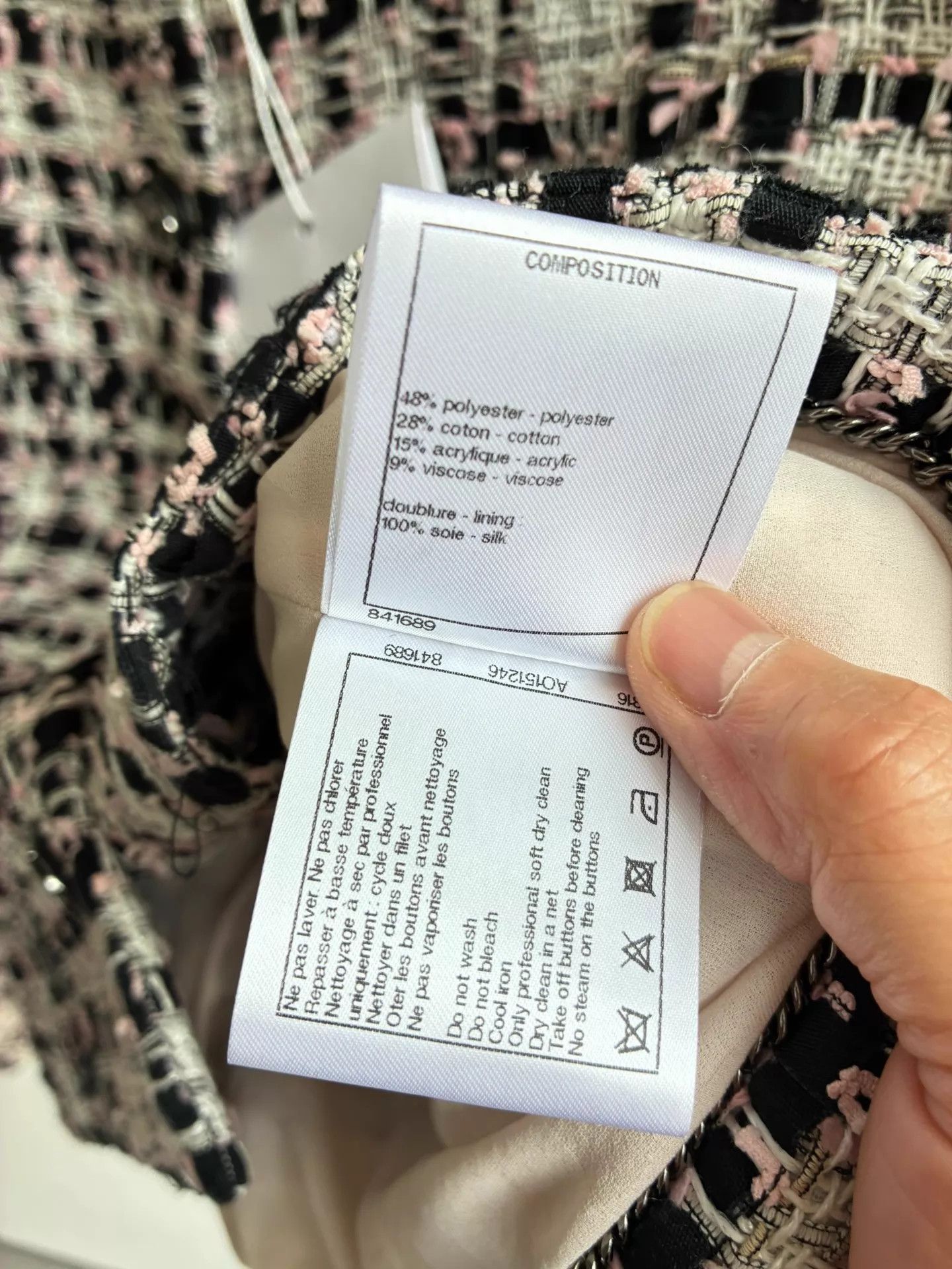Chanel Chanel Tweed Short Jacket, Black/White with Pink Accents Size XS / US 0-2 / IT 36-38 - 6 Thumbnail