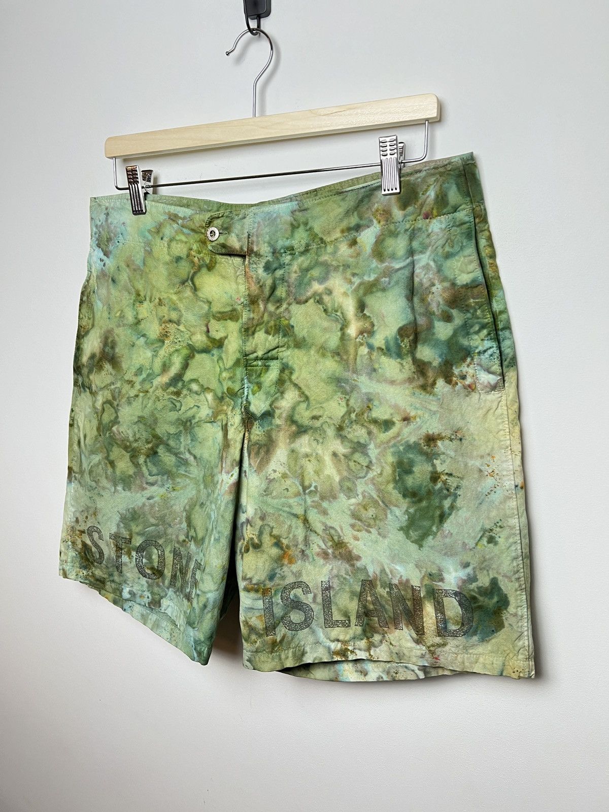 Stone Island stone island 80s tie dye mesh shorts m-l Size US 34 / EU 50 - 2 Thumbnail