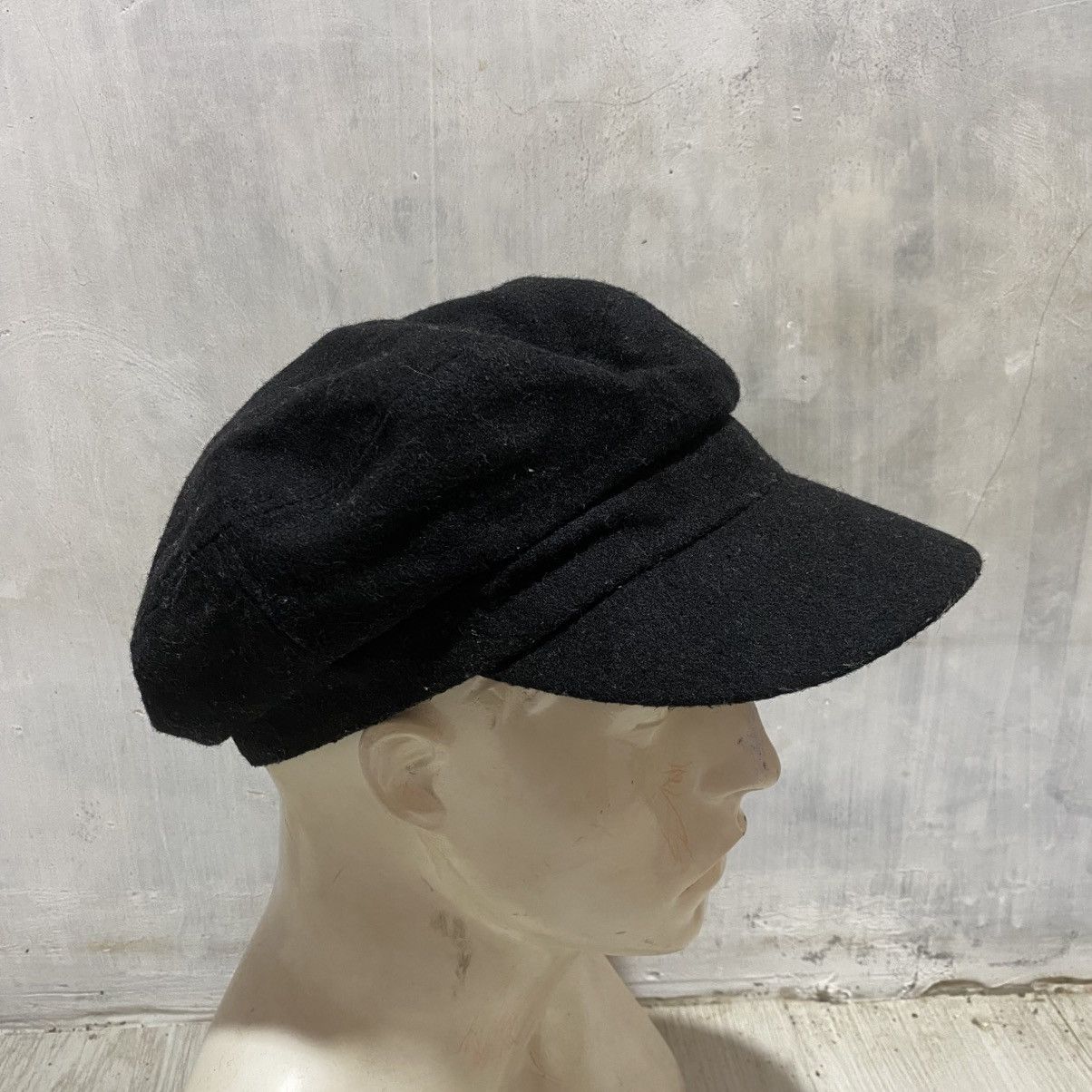 Japanese Brand 2000s chain lock baret hat by one way ifsixwasnine lgbstyle Size ONE SIZE - 2 Thumbnail