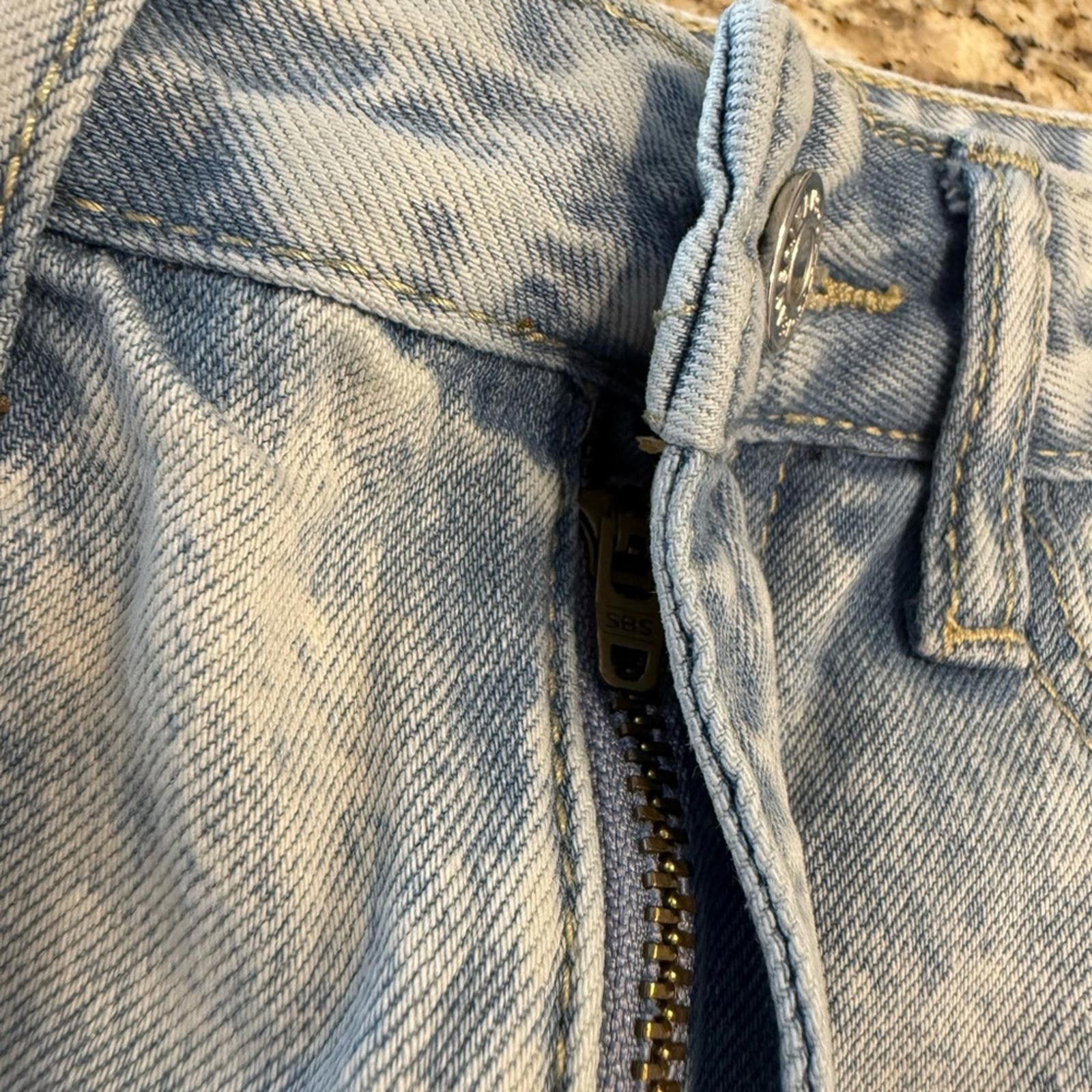 Shein Shein cutoff lightweight denim jean shorts SZ 26” waist Size 26" / US 2 / IT 38 - 4 Thumbnail