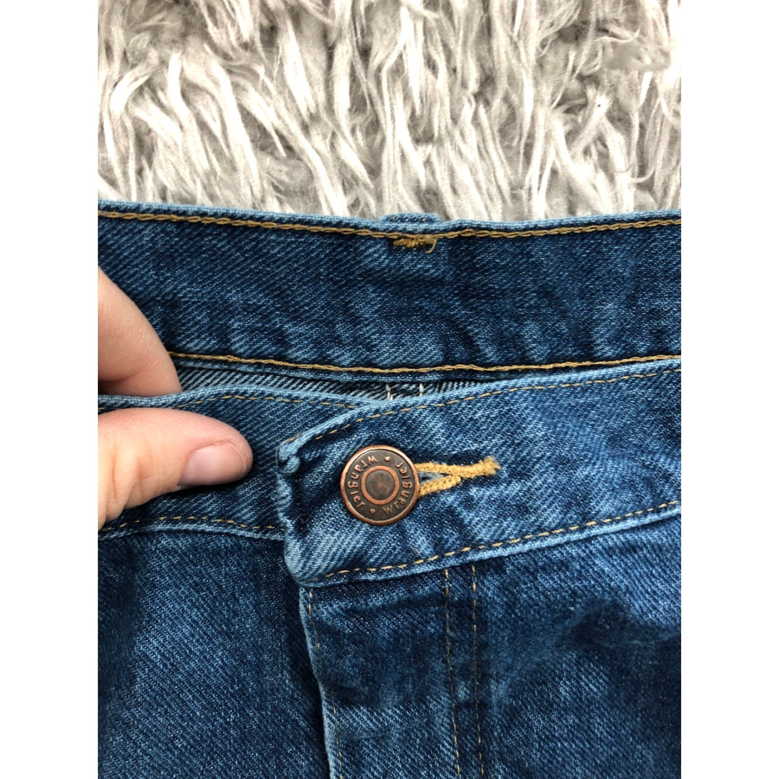 Wrangler Wrangler Shorts Mens 42 Mid Rise Dark Wash Blue Denim 5-Pocket Bermuda Jeans Shorts Size US 42 / EU 58 - 6 Thumbnail