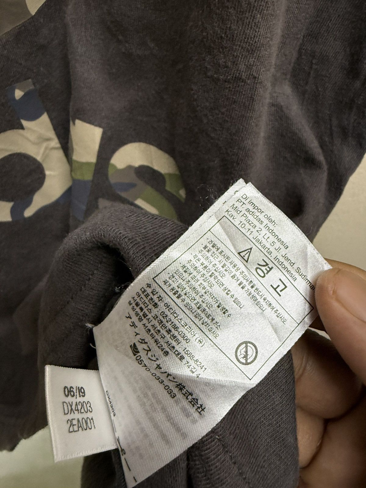 Adidas Sun faded🔥Adidas Camo Biglogo Tshirt Size US M / EU 48-50 / 2 - 10 Thumbnail