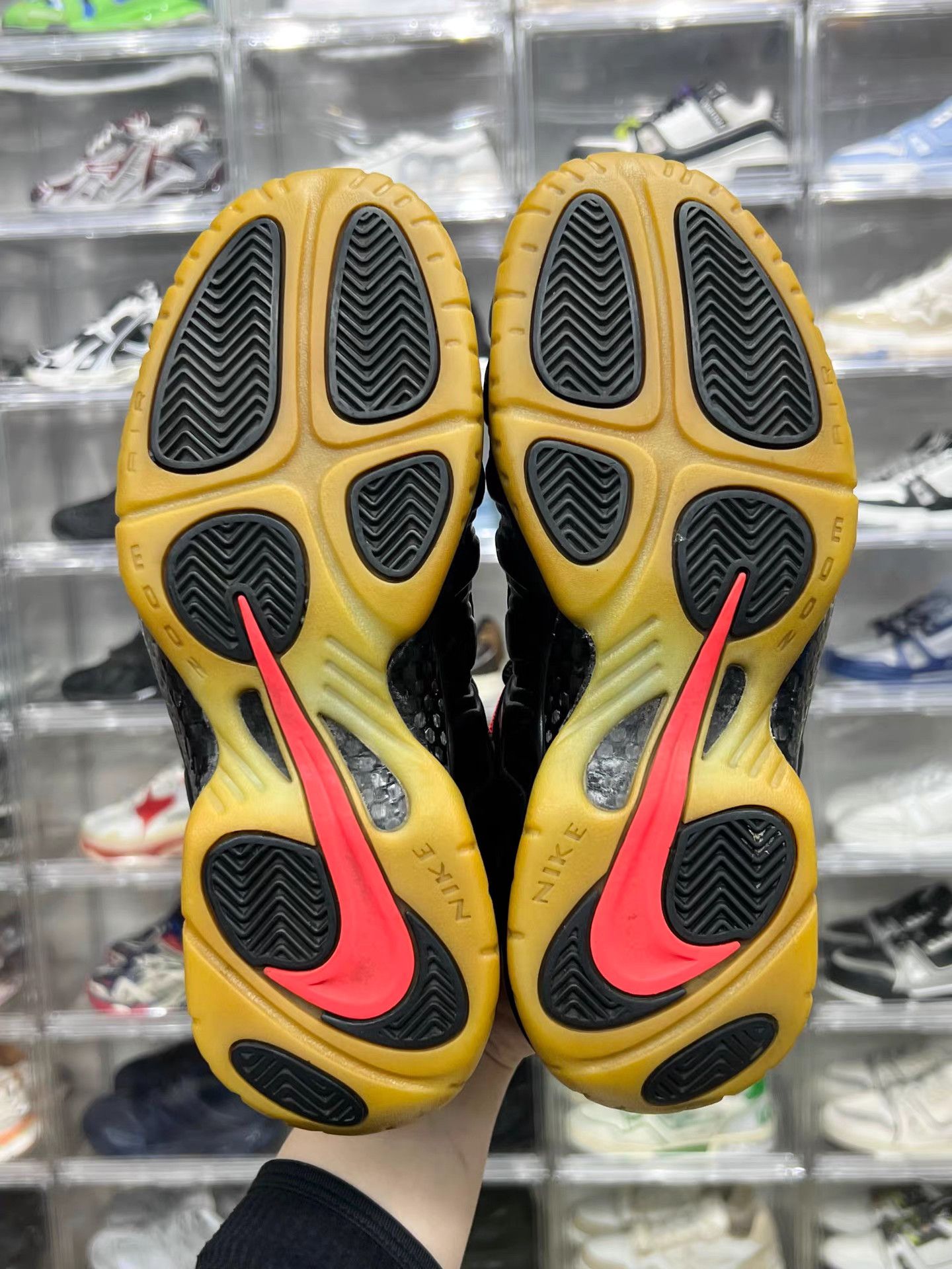 Nike Nike Foamposite Glow Dark Coconut Black K15 Size US 7.5 / EU 40-41 - 8 Thumbnail