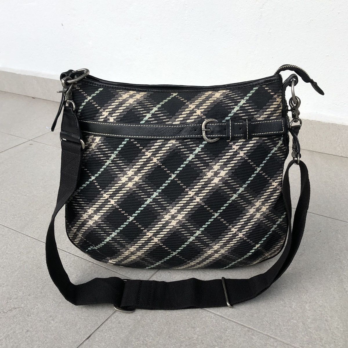 Burberry Authentic BURBERRY Blue Label Nova Check Shoulder Bag Size ONE SIZE - 4 Thumbnail
