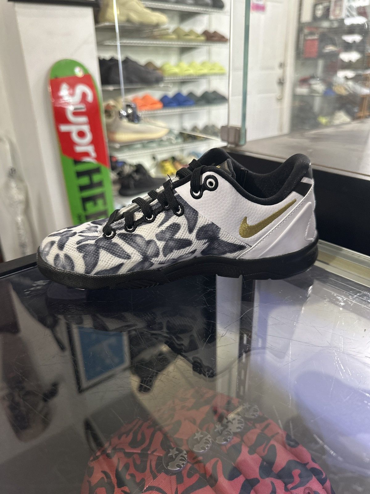 Nike Nike Kobe 8 Protro “Mambacita” (PS) Size US 5 / EU 37 - 2 Thumbnail