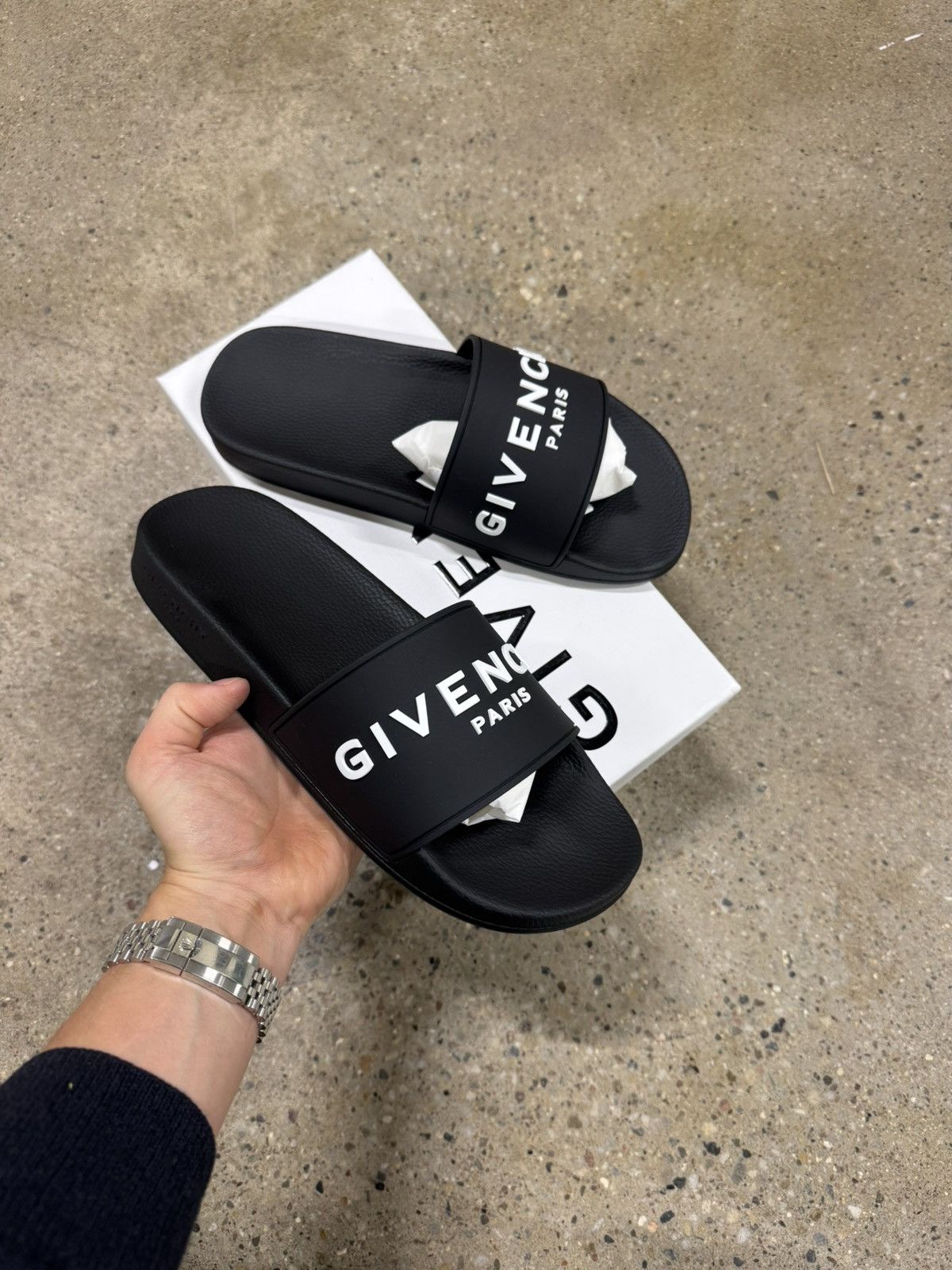 Givenchy Givenchy Rubber Pool Slides NEW 475$ Size US 11 / EU 44 - 1 Thumbnail