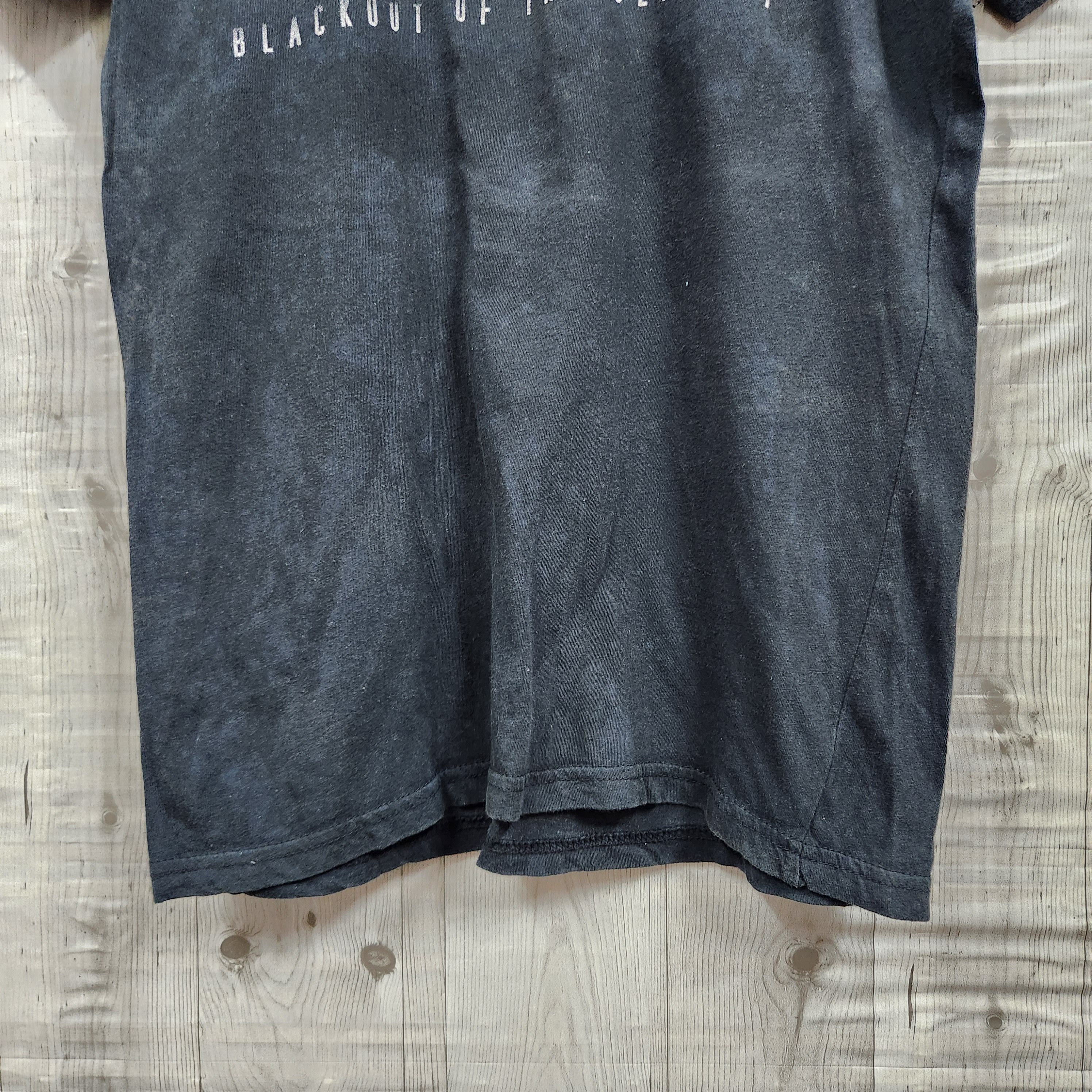 Vintage Blackout Of The Century 2003 Vintage TShirt Size US S / EU 44-46 / 1 - 4 Thumbnail