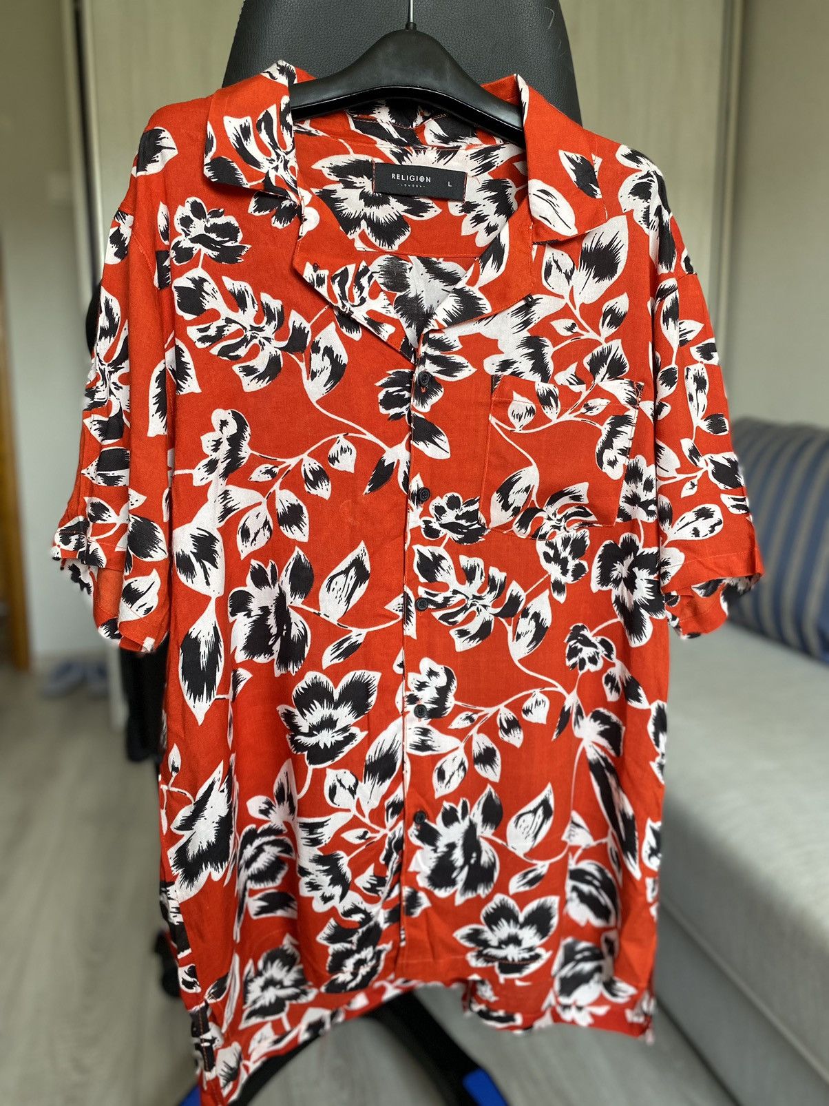 Vintage Religion Hawaiian 🌺 shirt floral over print buttons ups Size US L / EU 52-54 / 3 - 1 Thumbnail