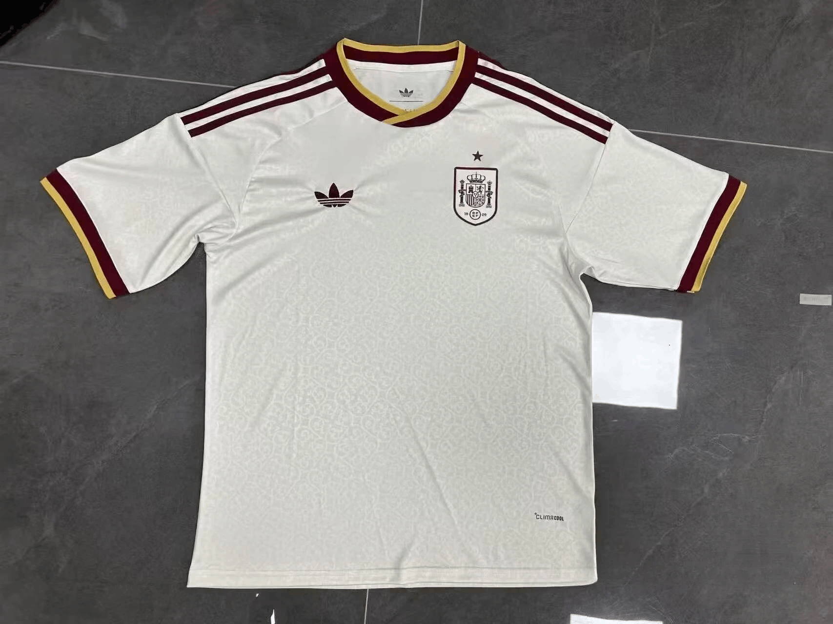 Other 2026 World Cup Spain Football Jersey Away Size US XL / EU 56 / 4 - 1 Thumbnail