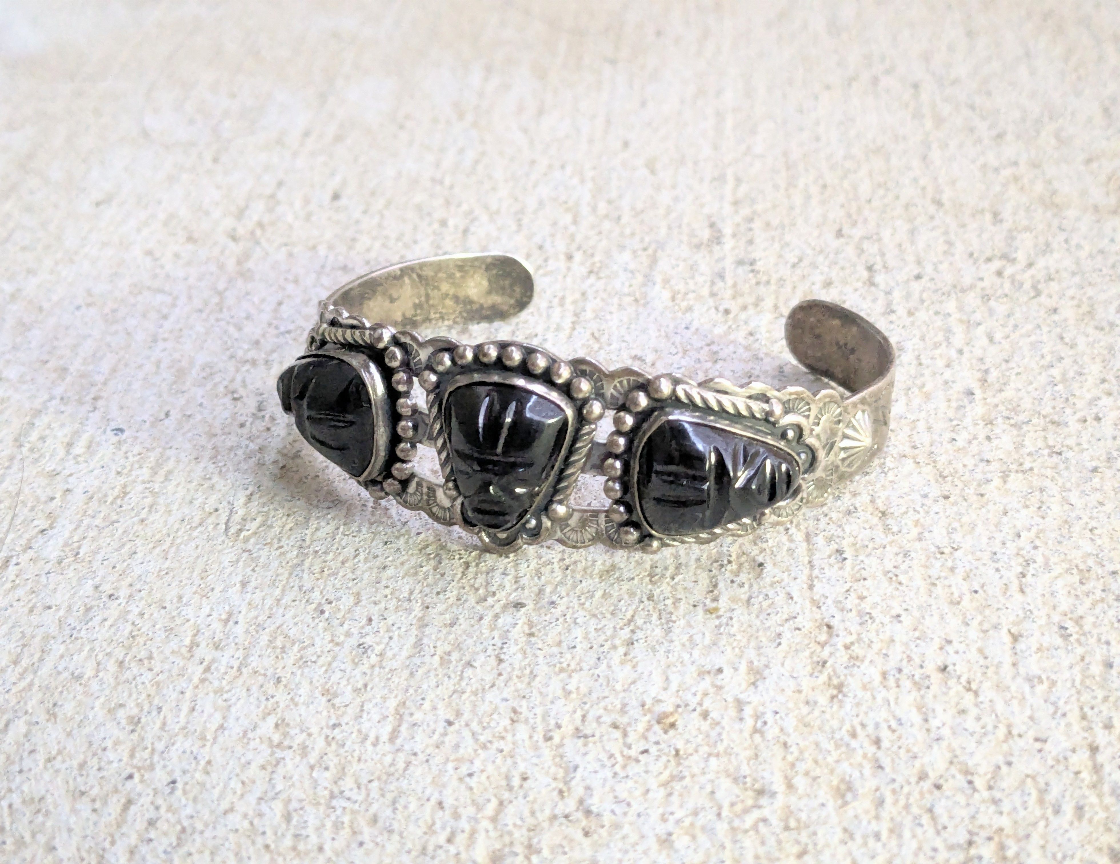 Jewelry Vintage Sterling Silver Bracelet Black Mask Mexico Cuff Size ONE SIZE - 1 Thumbnail