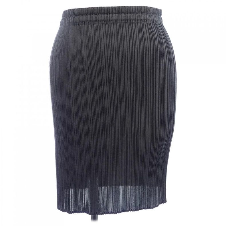 Issey Miyake Issey Miyake size:4 Black basic short skirt Size 31" - 1 Thumbnail