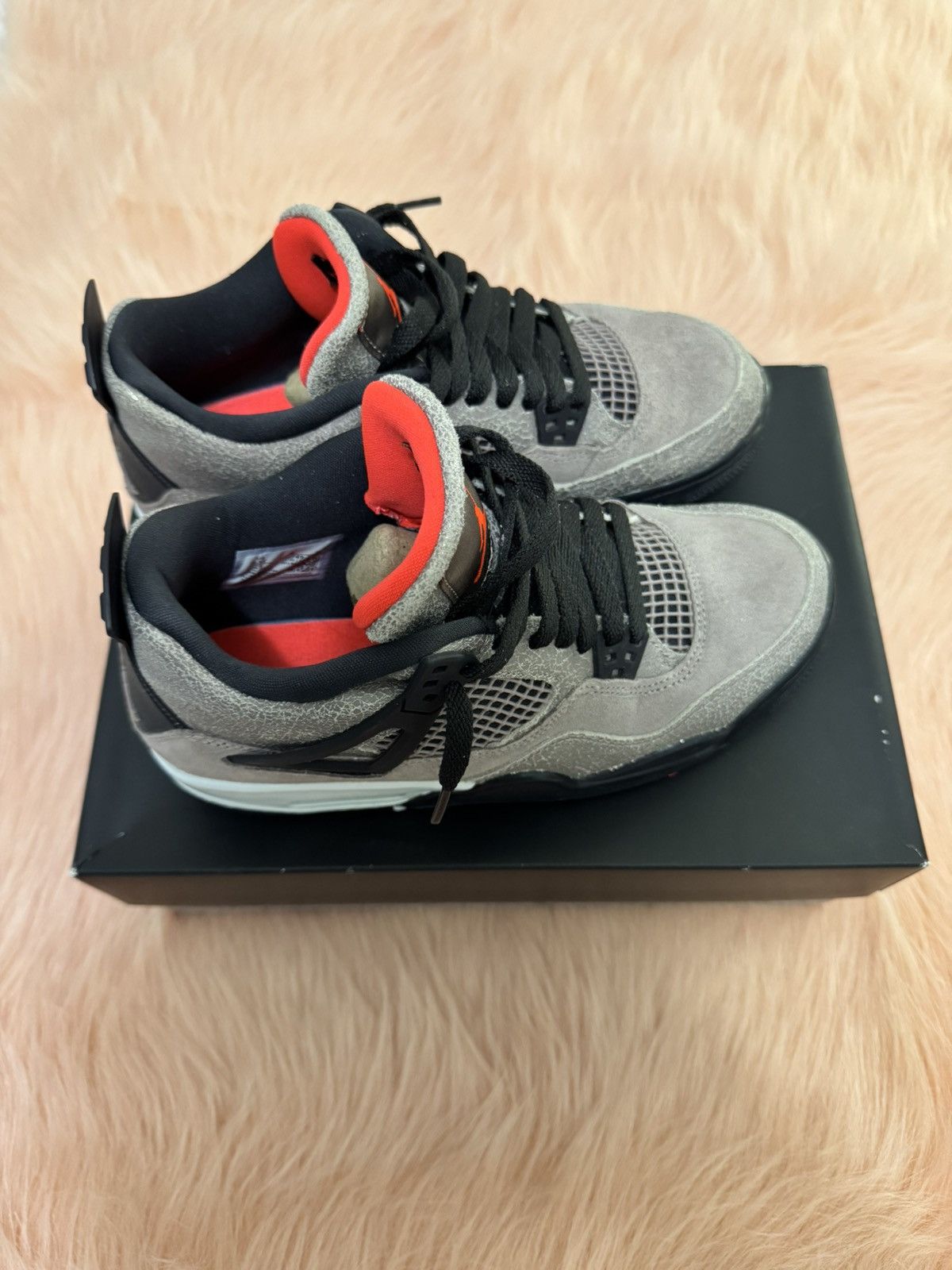Jordan Brand Jordan 4 Retro GS Taupe Haze Size US 6.5 / EU 39-40 - 2 Thumbnail