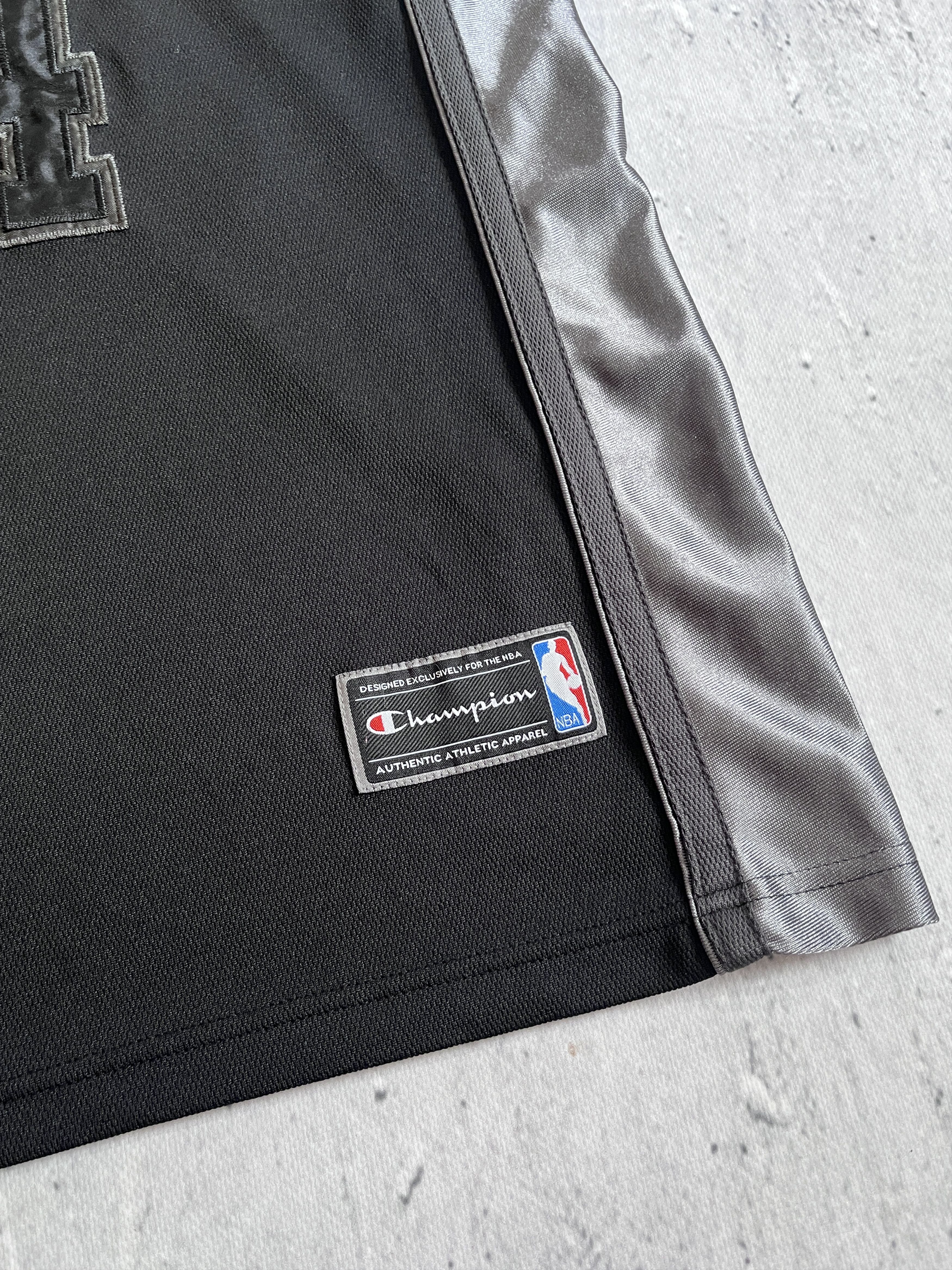 Champion CHAMPION LOS ANGELES LAKERS KOBE BRYANT RARE BLACK JERSEY Size US M / EU 48-50 / 2 - 3 Thumbnail