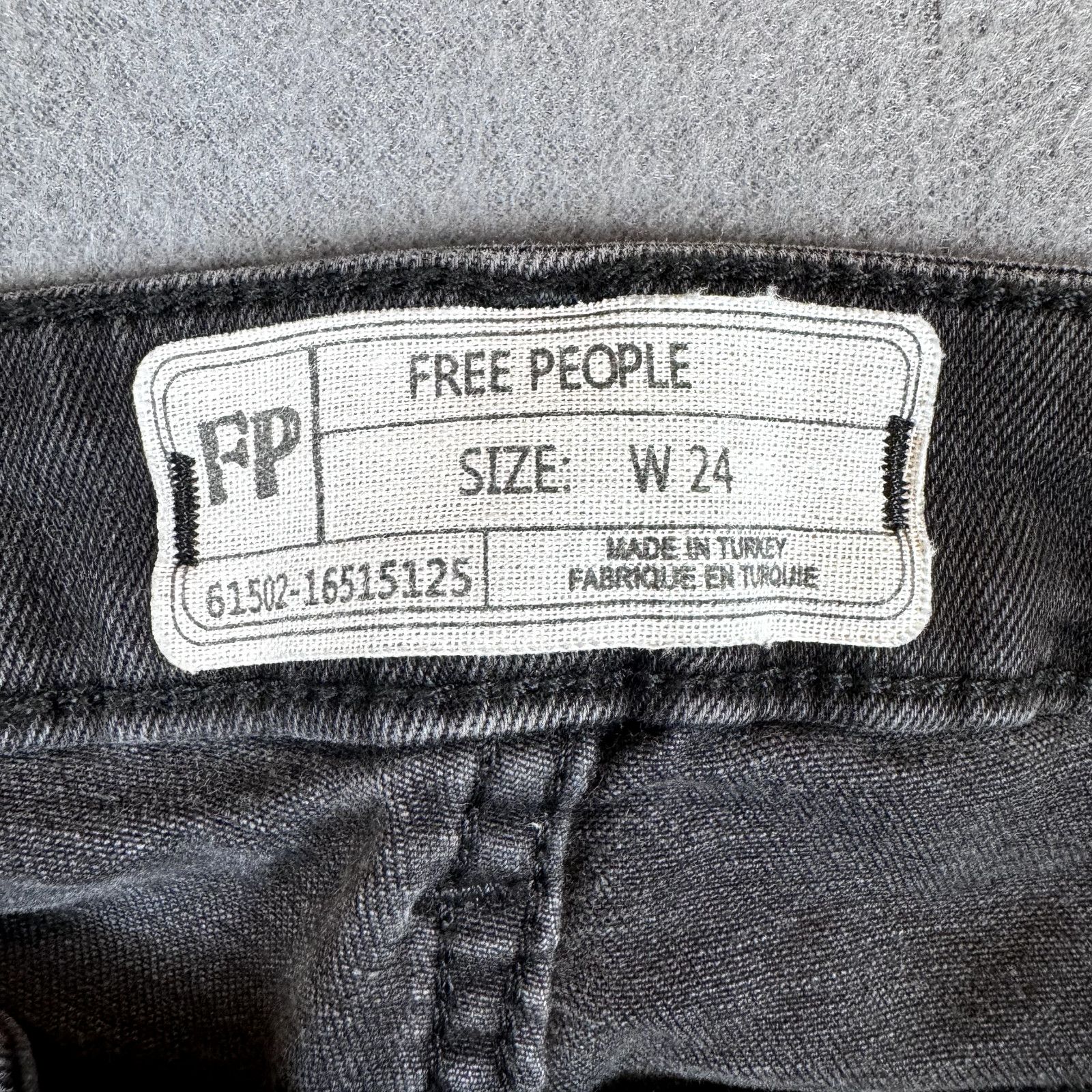 Free People Free People Jeans Women 24 (24x24) Black Distressed Crop Size 24" / US 00 / IT 34 - 9 Thumbnail