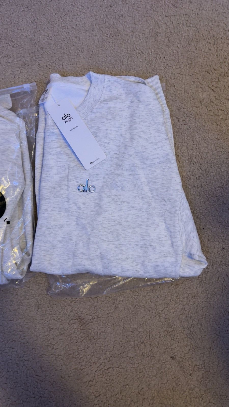 Alo Yoga Alo Yoga Gray Sweatshirt Pullover Size L / US 10 / IT 46 - 2 Thumbnail