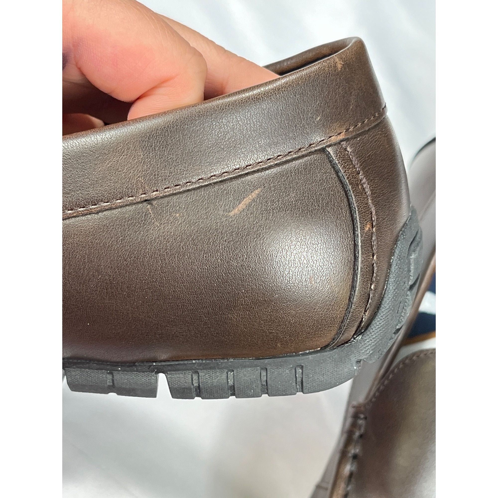Chaps Chaps Mens Brown Leather Loafers Size 13 SKU 7256 Size US 13 / EU 46 - 9 Thumbnail