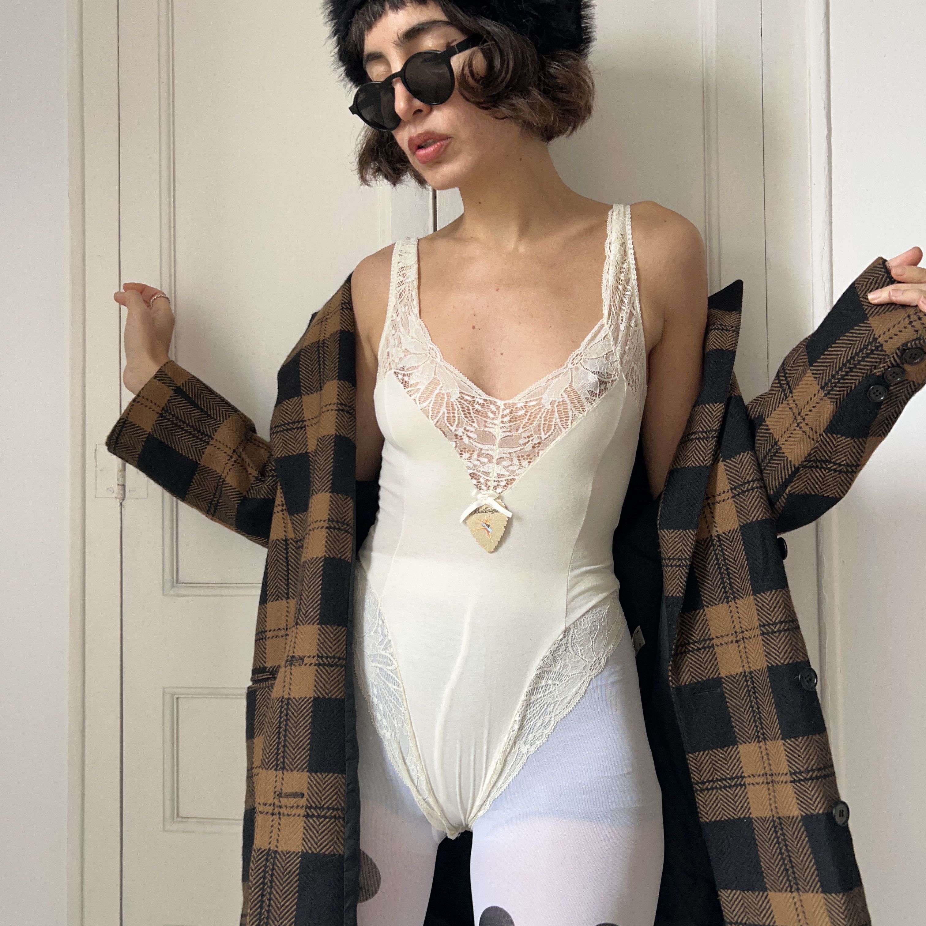 Vintage Vintage Y2K Deadstock Ivory Lace Bodysuit Size M / US 6-8 / IT 42-44 - 4 Thumbnail