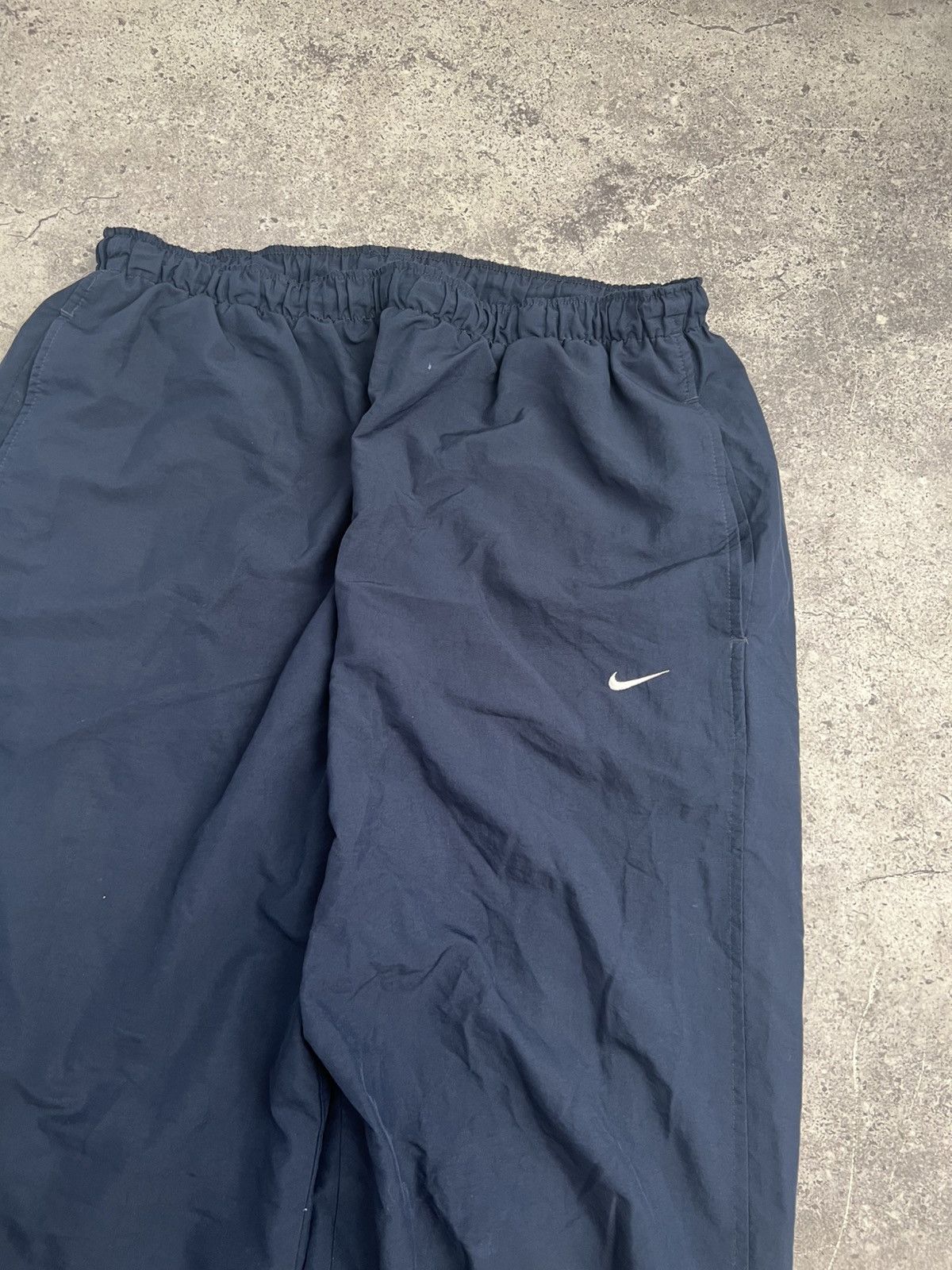 Nike Vintage Nike Nylon Pants Size US 34 / EU 50 - 4 Thumbnail