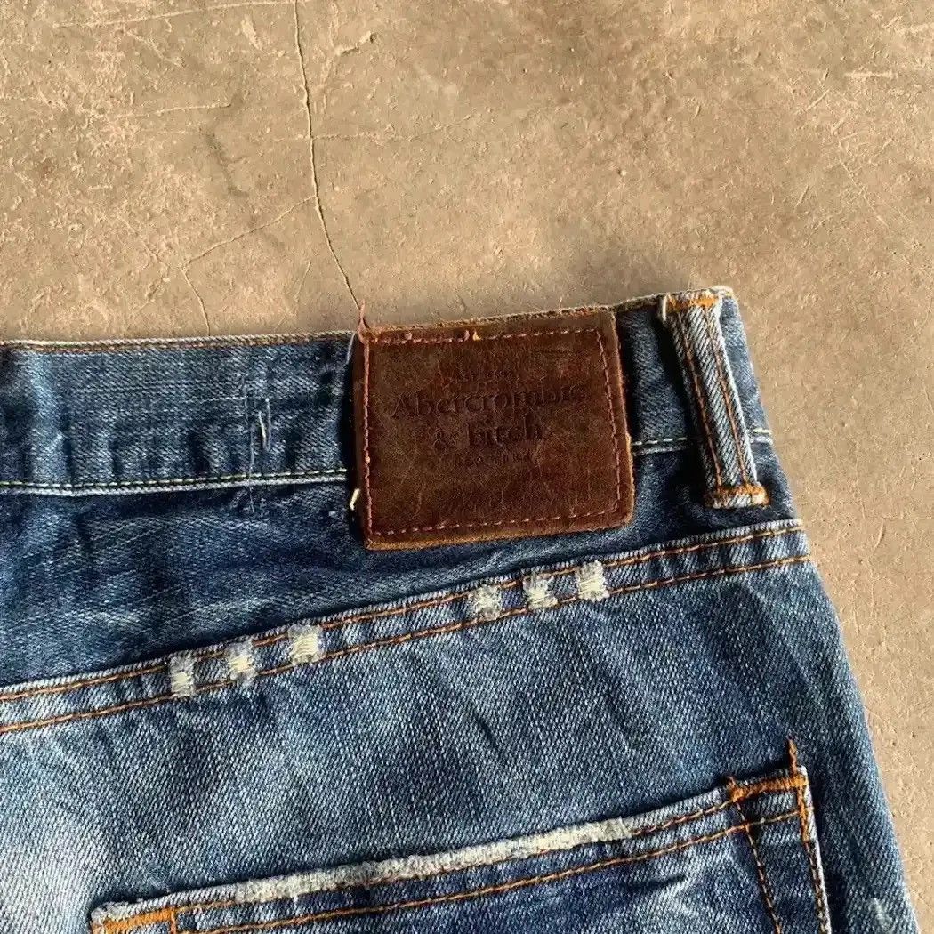 Abercrombie & Fitch 💥 STEALS💥RIPPED JEANS ABERCROMBIE&FITCH DENIM RUGGED PANTS Size US 33 - 16 Thumbnail