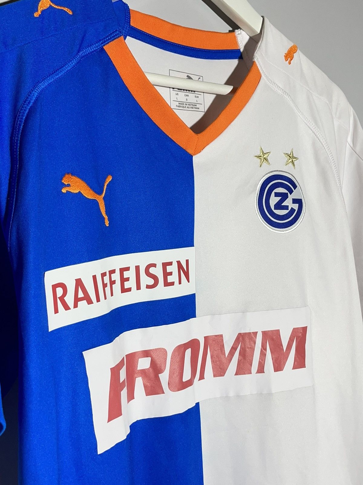 Puma Grasshopper Club Zurich Puma 2018-19 Home Football Shirt Size US L / EU 52-54 / 3 - 3 Thumbnail