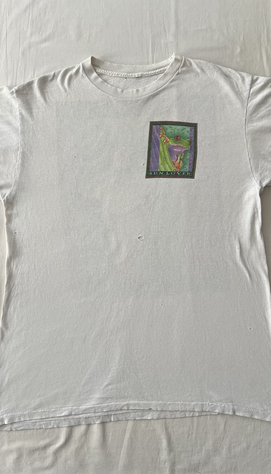 Vintage Vintage 90s Frog Rainforest Sun Lover Thrashed White T-shirt Size US XL / EU 56 / 4 - 3 Thumbnail