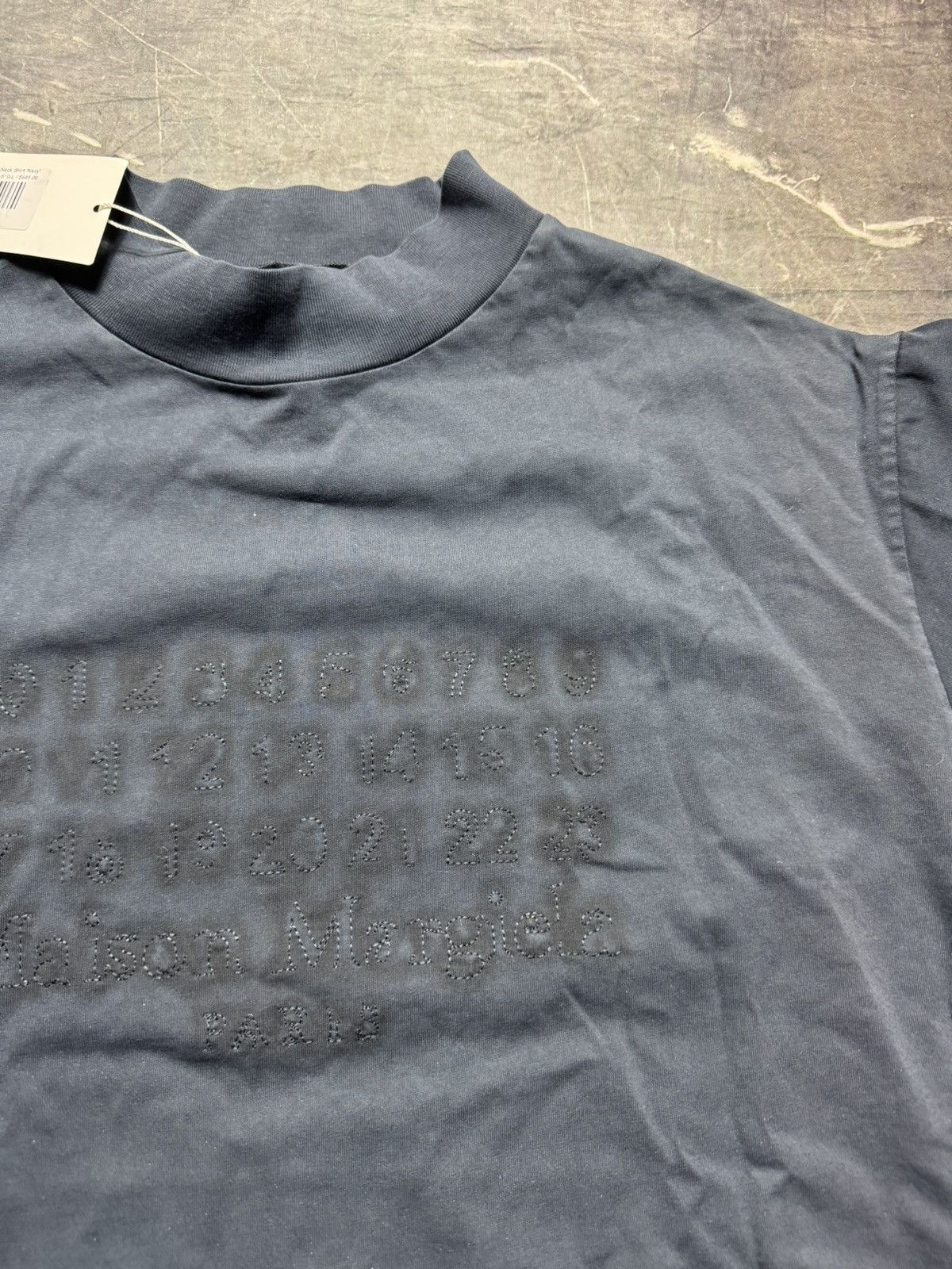 Maison Margiela Maison Margiela Logo Mock Neck T-Shirt in Navy Size US L / EU 52-54 / 3 - 3 Thumbnail