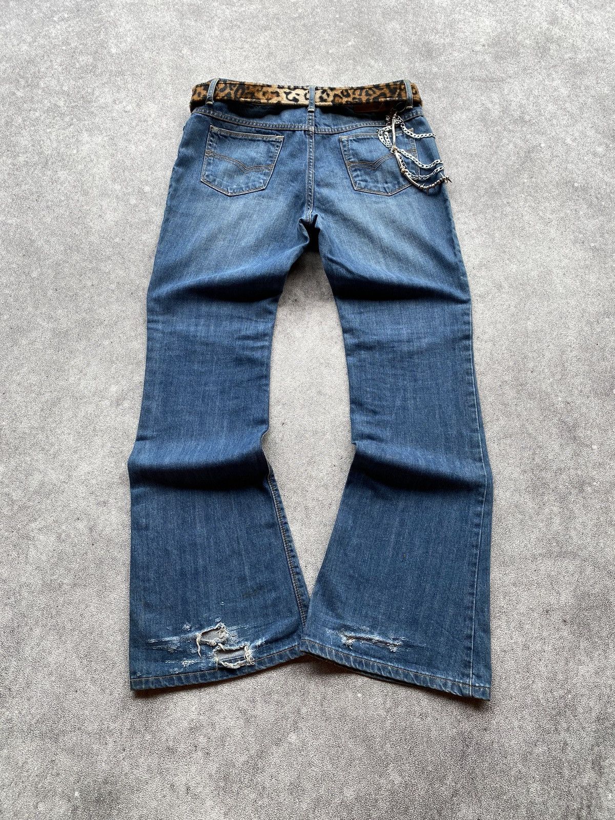 If Six Was Nine × Japanese Brand × Le Grande Bleu (L.G.B.) 2000s Jambange Distressed Flared Pant Size US 34 / EU 50 - 2 Thumbnail