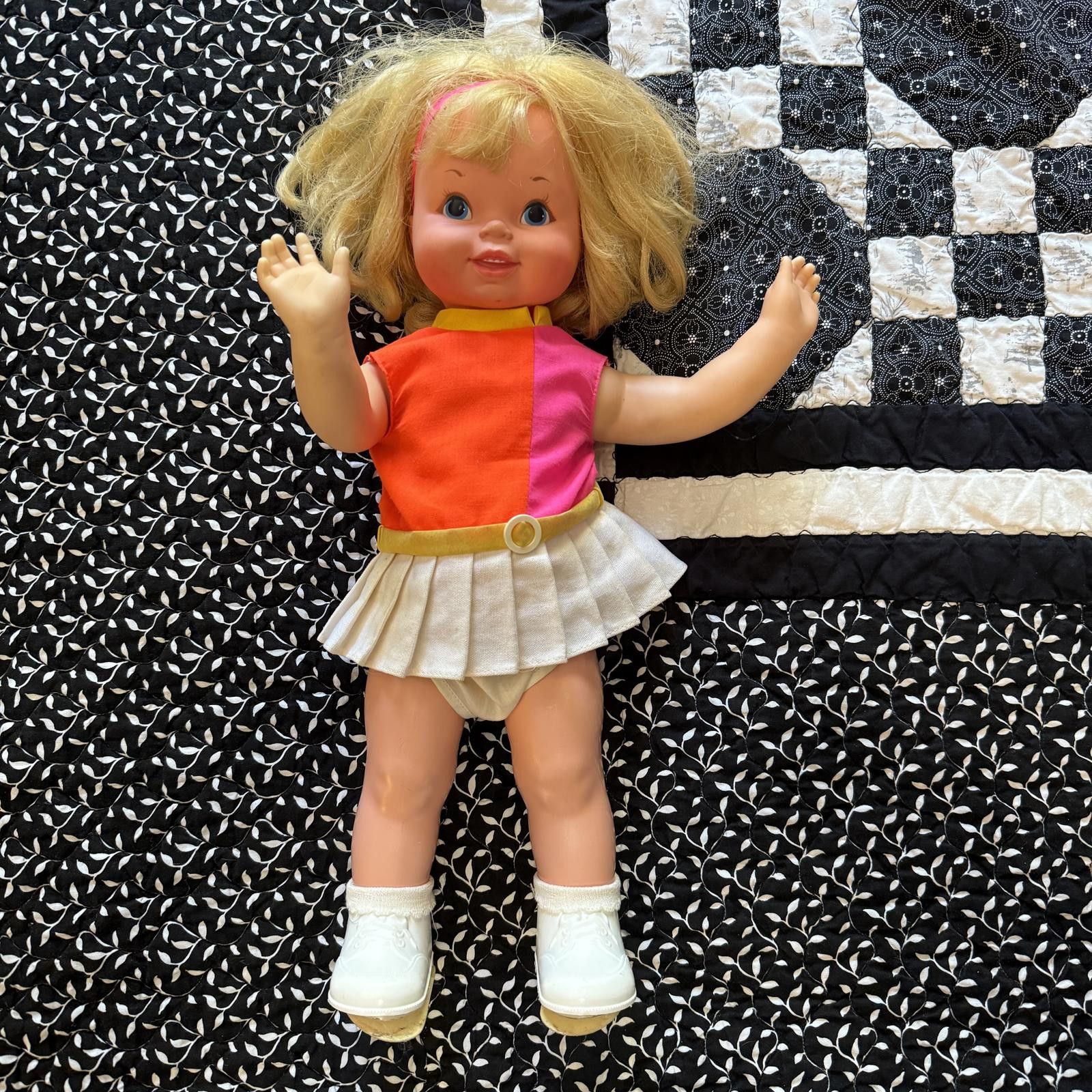 Mattel Swingy (1969) walking dancing doll works