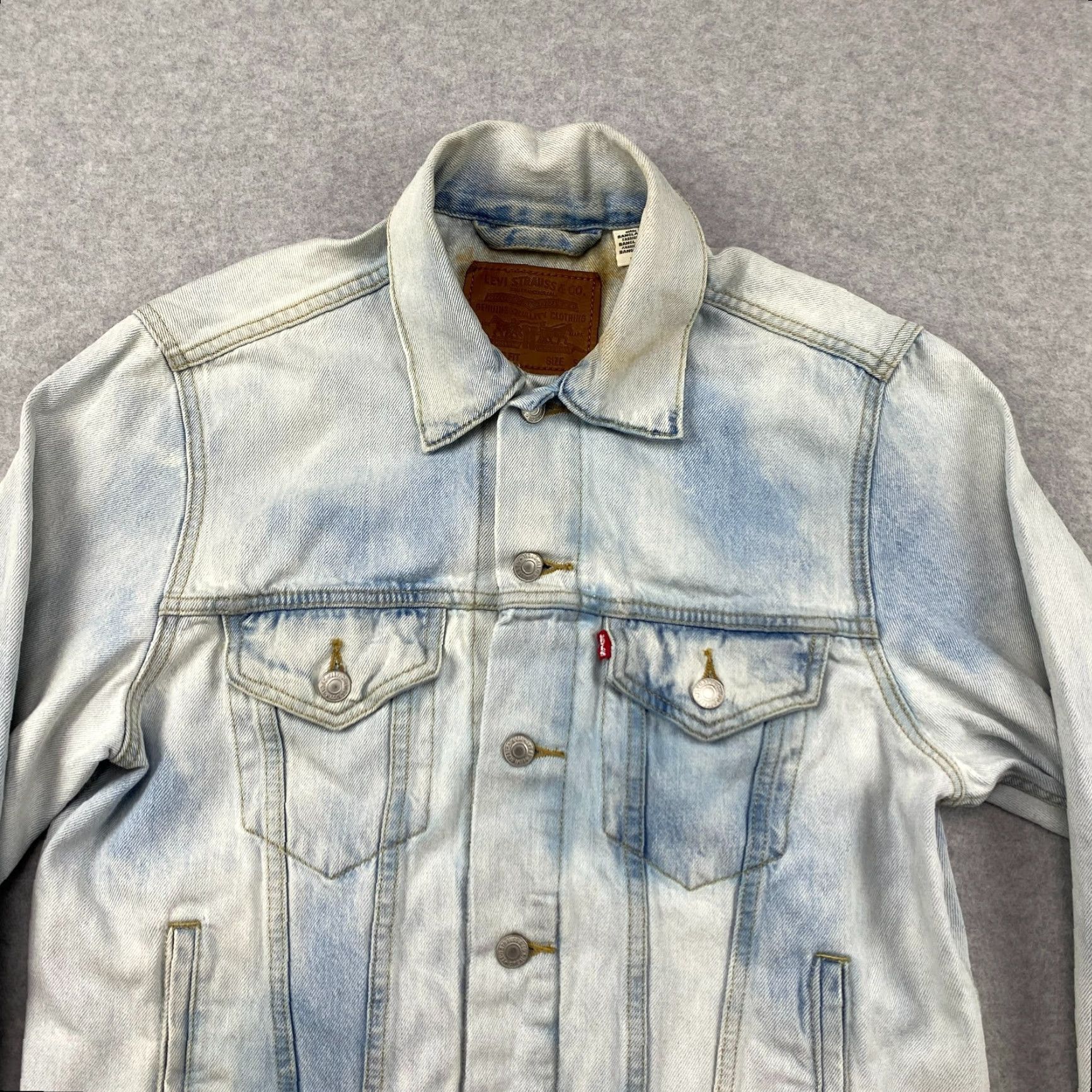 Levi's Levi's Trucker Jacket Mens Small S Vintage Fit Acid Wash Denim Button Up Pockets Blue Size US S / EU 44-46 / 1 - 2 Thumbnail