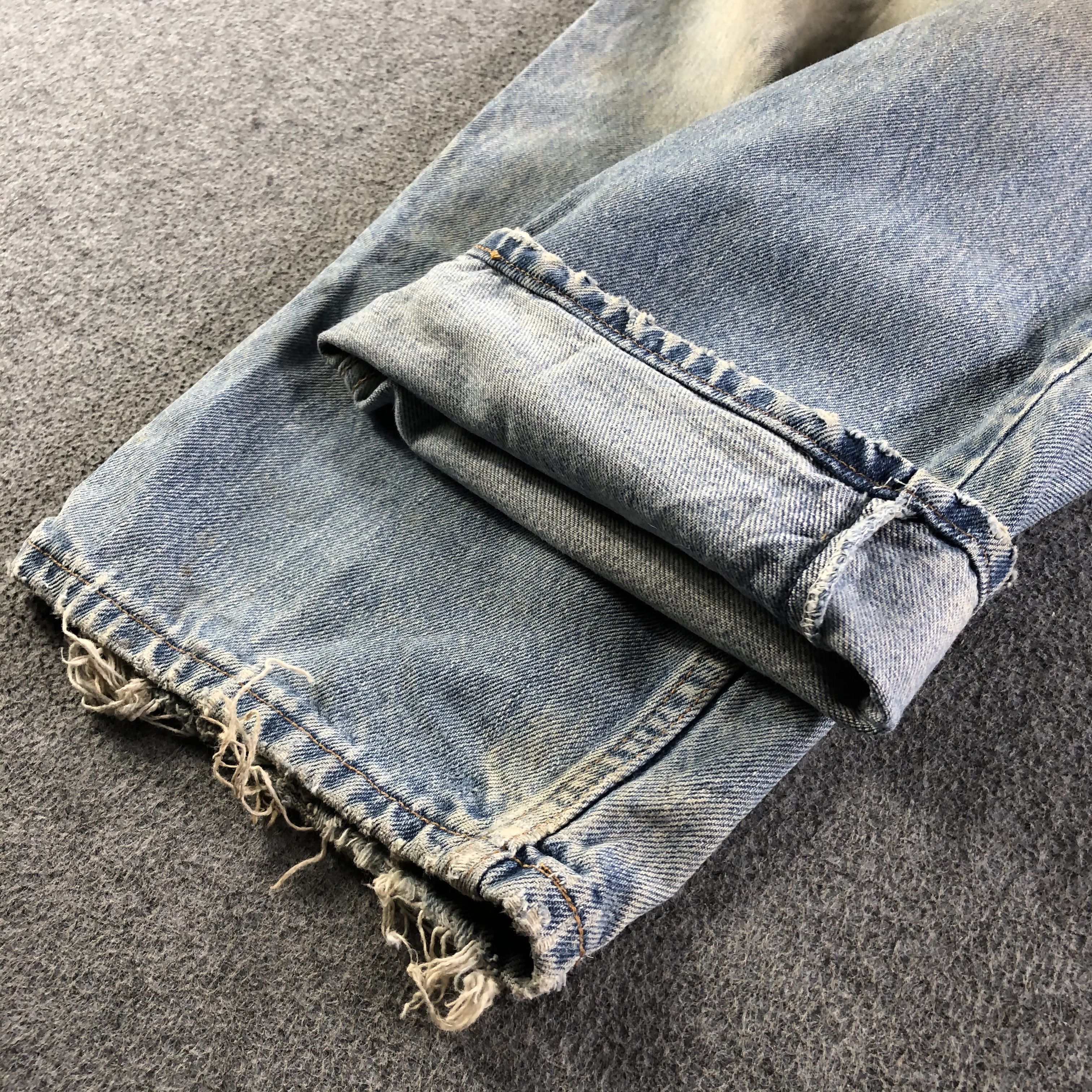 Levi's × Vintage Vintage Light Wash Levis 570 Jeans-J4279 Size US 37 - 7 Thumbnail