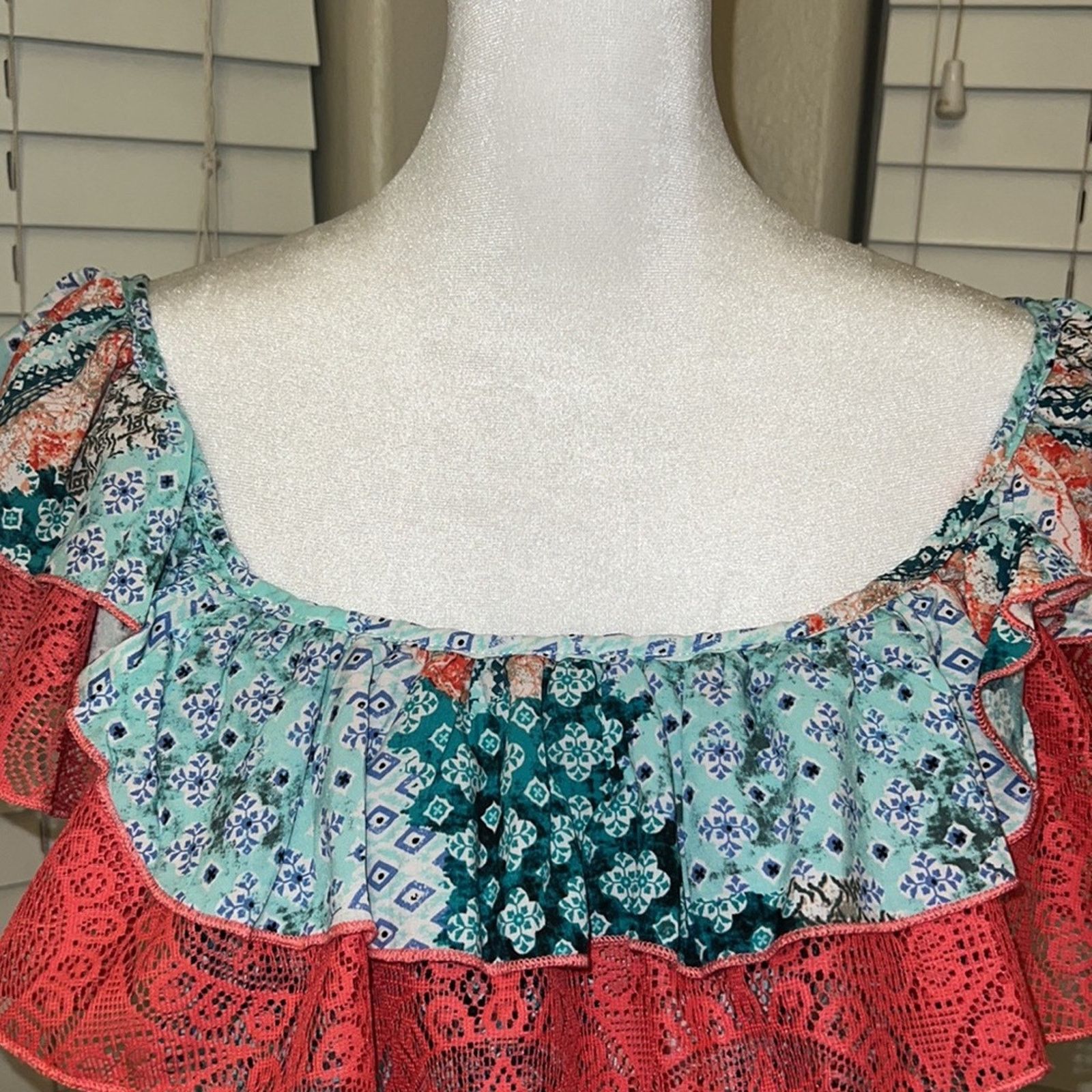 Other NWOT Sugarfox Off Shoulder Lacy Ruffle Top L Size L / US 10 / IT 46 - 5 Thumbnail