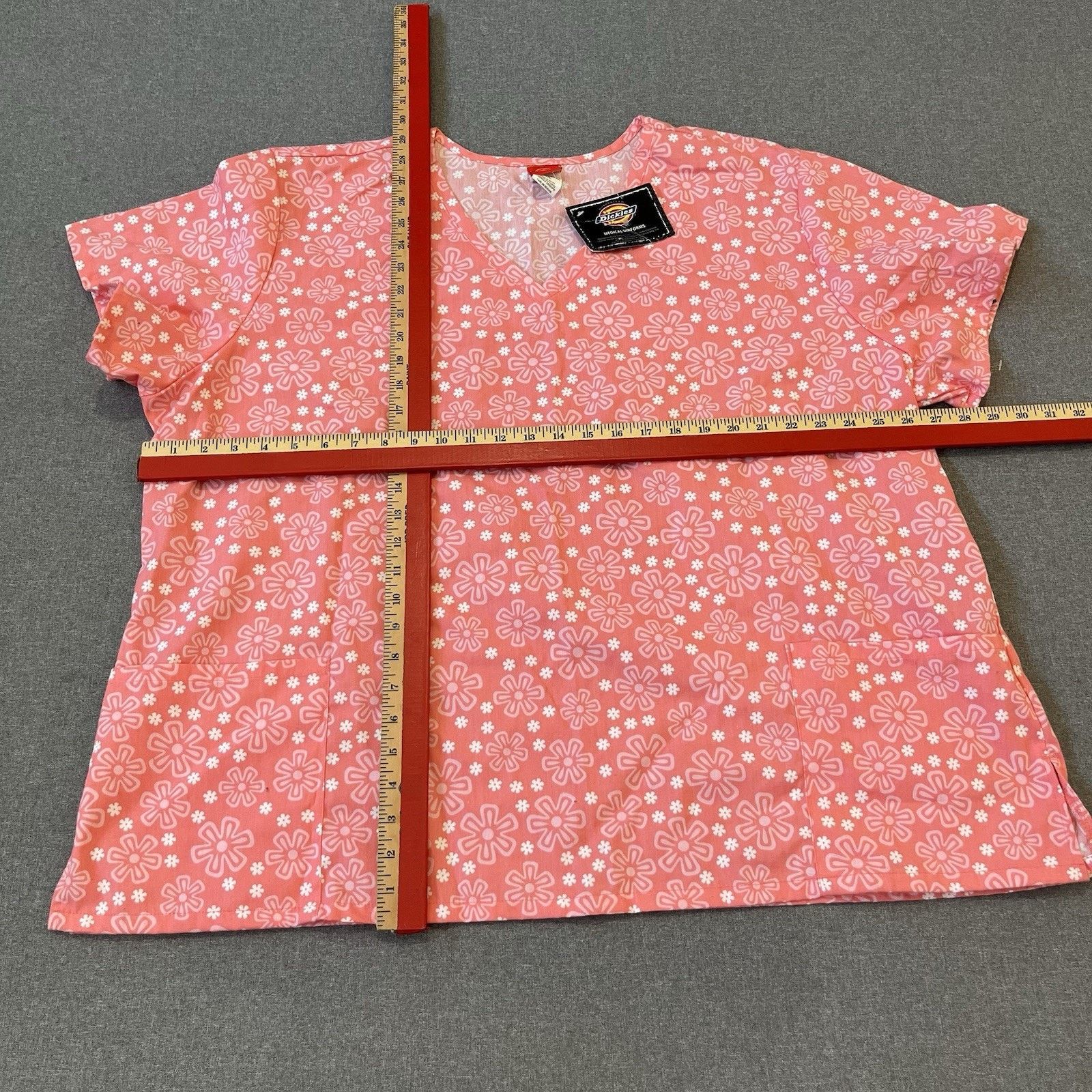 Dickies Dickies Scrub Top Womens 3XLarge Pink Floral Short Sleeve Size 3XL / US 20-22 - 3 Thumbnail