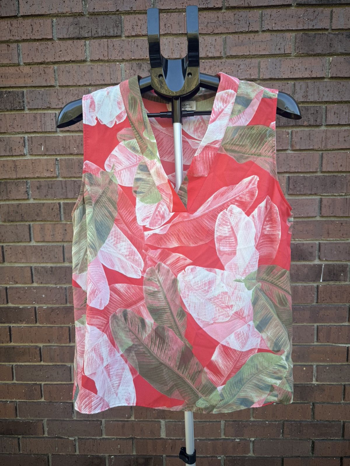 Elie Tahari Tahari Sleeveless Tank Top Blouse Tropical Banana Leaf Size L / US 10 / IT 46 - 3 Thumbnail