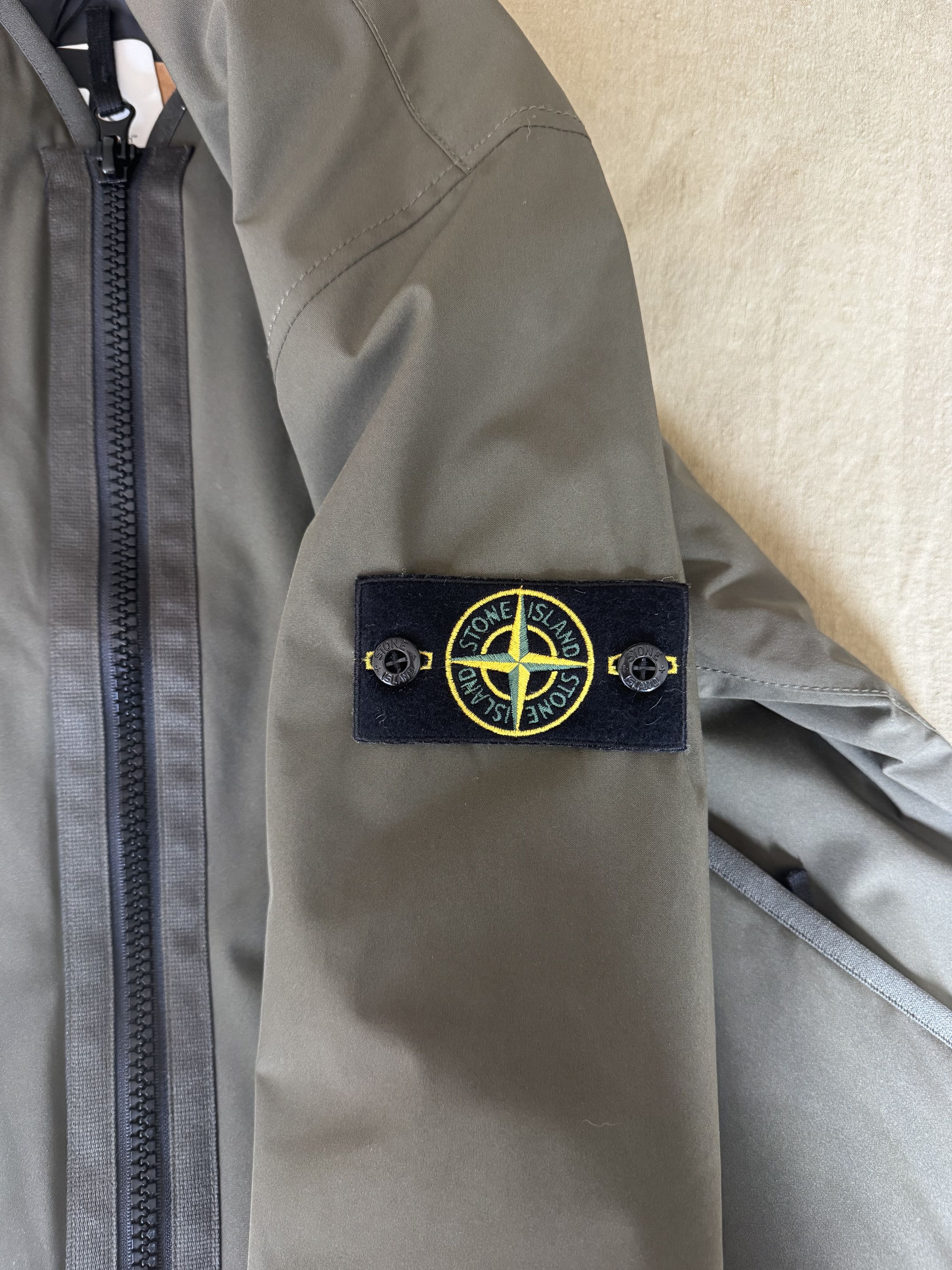 Stone Island Stone Island Men's Olive Liner Jacket No Collar - Tags On Size US L / EU 52-54 / 3 - 4 Thumbnail