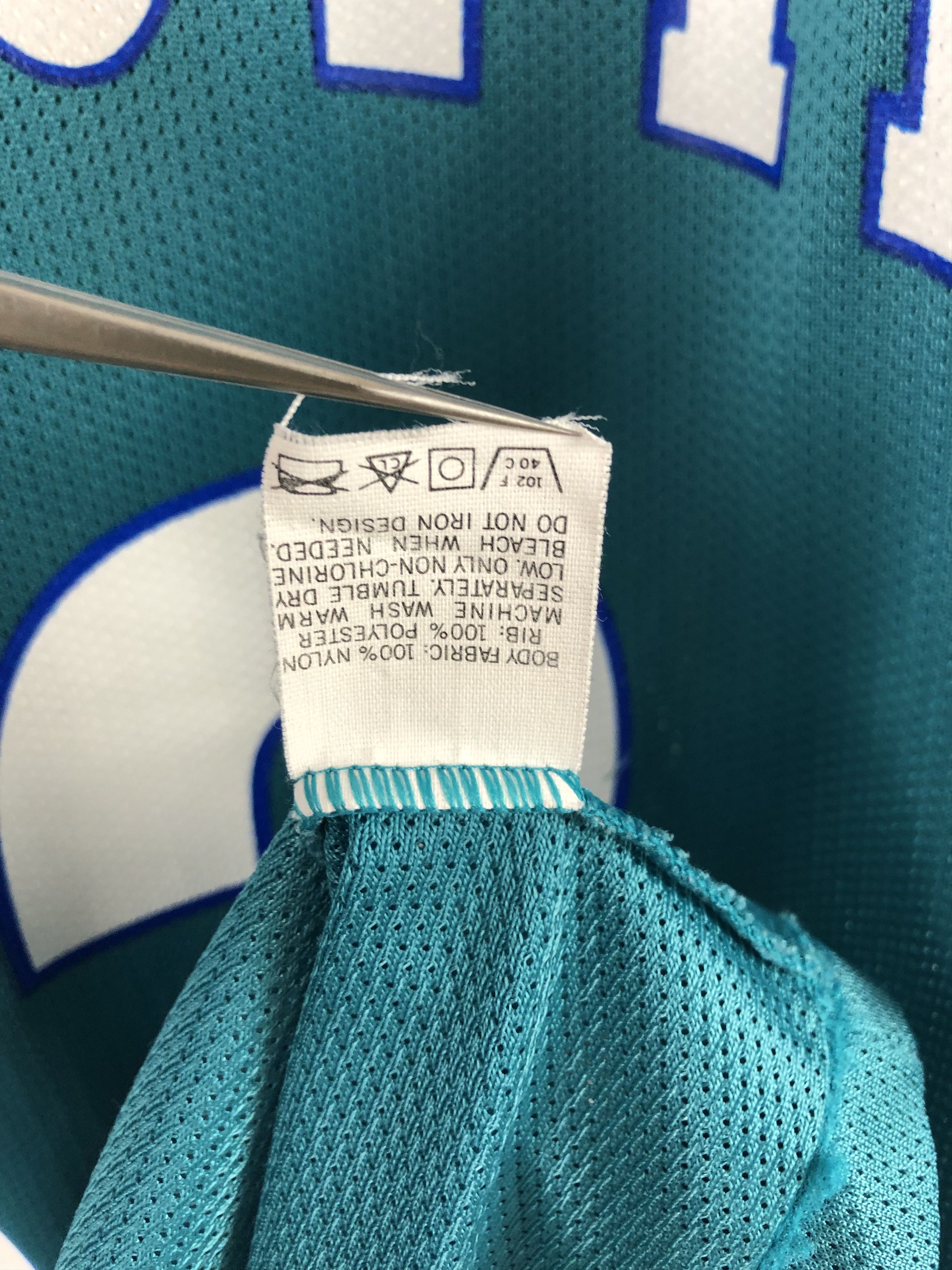 Champion Vintage Mourning Charlotte Hornets Jersey Champion Shirt Size US XL / EU 56 / 4 - 8 Thumbnail