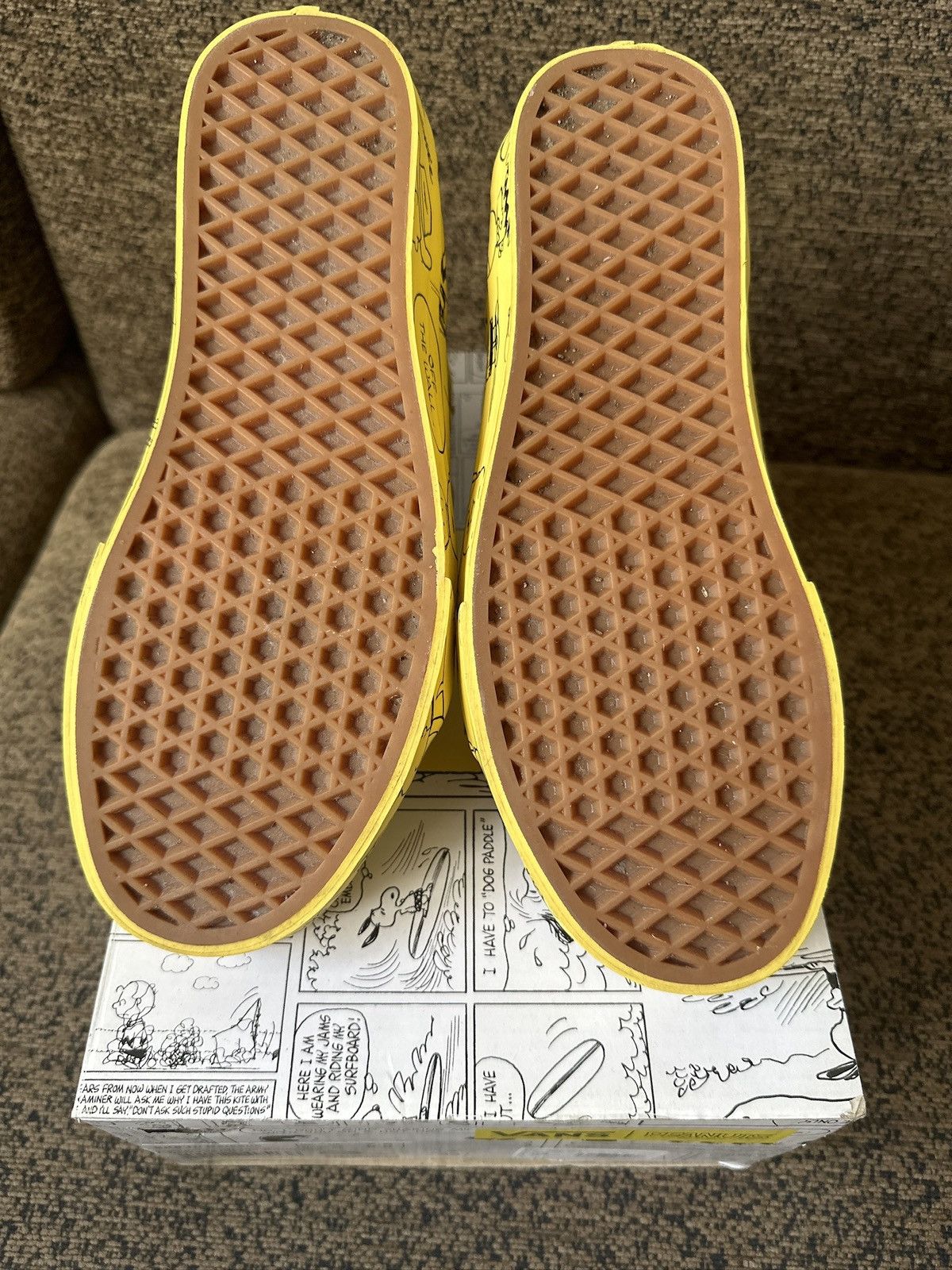Peanuts × Vans Vans Sk8-Hi Peanuts Charlie Brown Size US 7.5 / EU 40-41 - 5 Thumbnail