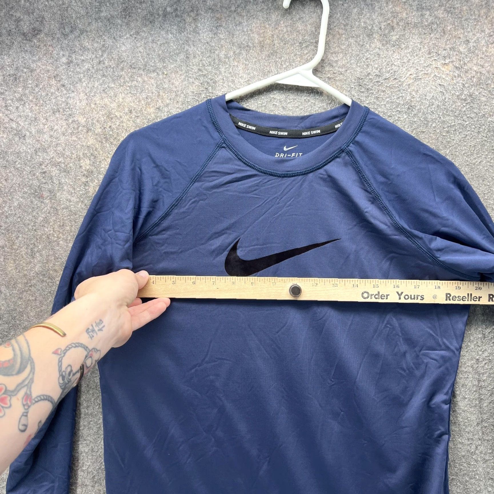 Nike Nike Swim Shirt Mens M Blue Dri-FIT Long Sleeve Rash Guard Size US M / EU 48-50 / 2 - 7 Thumbnail